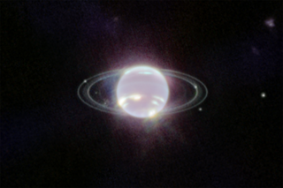 Il debole bagliore visto su Nettuno intorno all'equatore potrebbe essere un segno visivo della circolazione atmosferica globale (NASA).