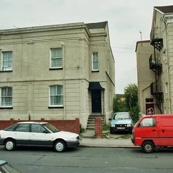 La "Casa de los horrores", ubicada en el 25 de Cromwell Street, en Gloucester. Fue demolida por presión policial, para no dejar recuerdos de su pésimo accionar