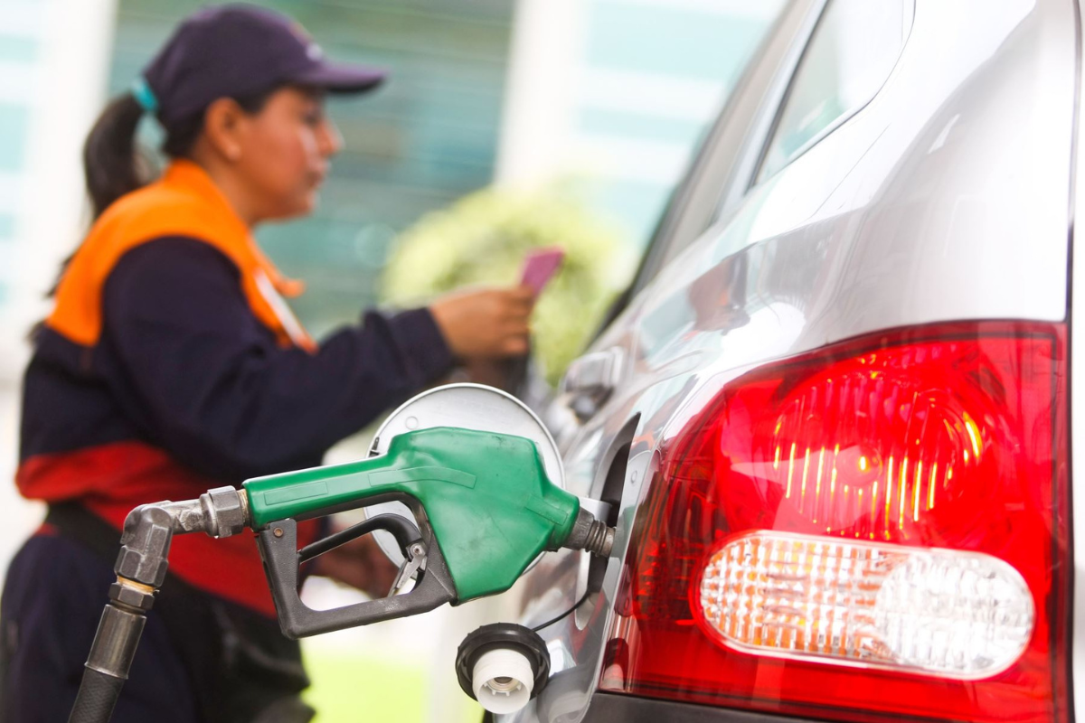 El precio de la gasolina en Lima cambia todos los días. (Andina)