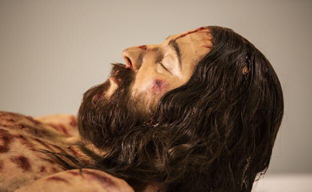 El cuerpo hiperrealista de Jesucristo (Twitter: @UniCatolicos_es)