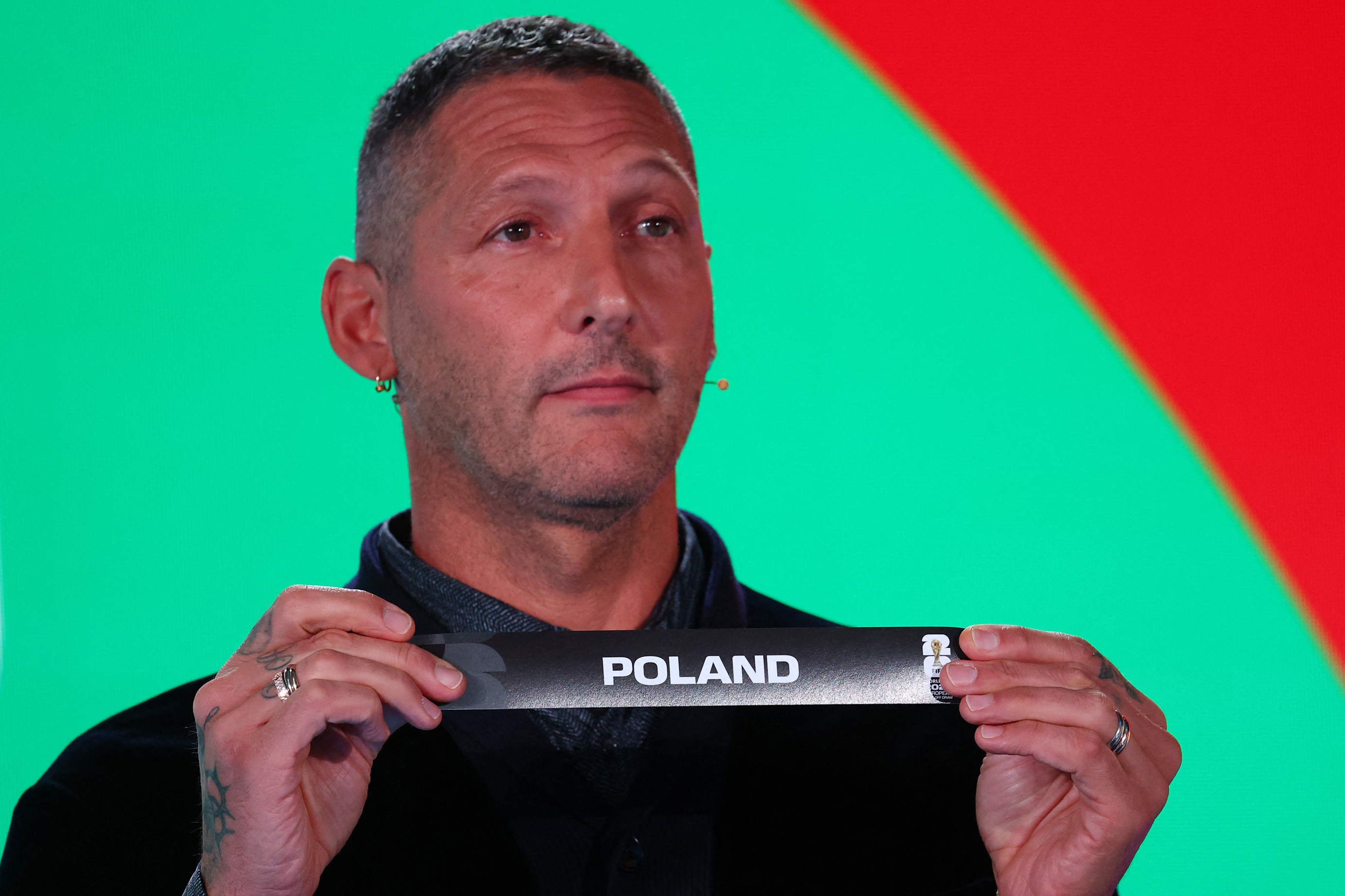 El dólar cayó por tercer día consecutivo ante la garantía de un ingreso de divisas en el corto plazo