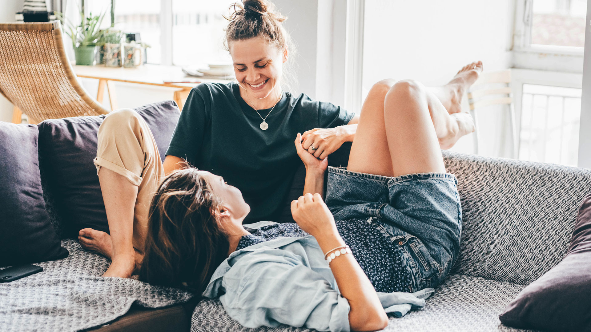 Mientras que algunas personas pueden rechazar las etiquetas, otras las consideran una ayuda para la comprensión, además de proporcionar un sentimiento de pertenencia a través de experiencias y emociones comunes (Getty Images)