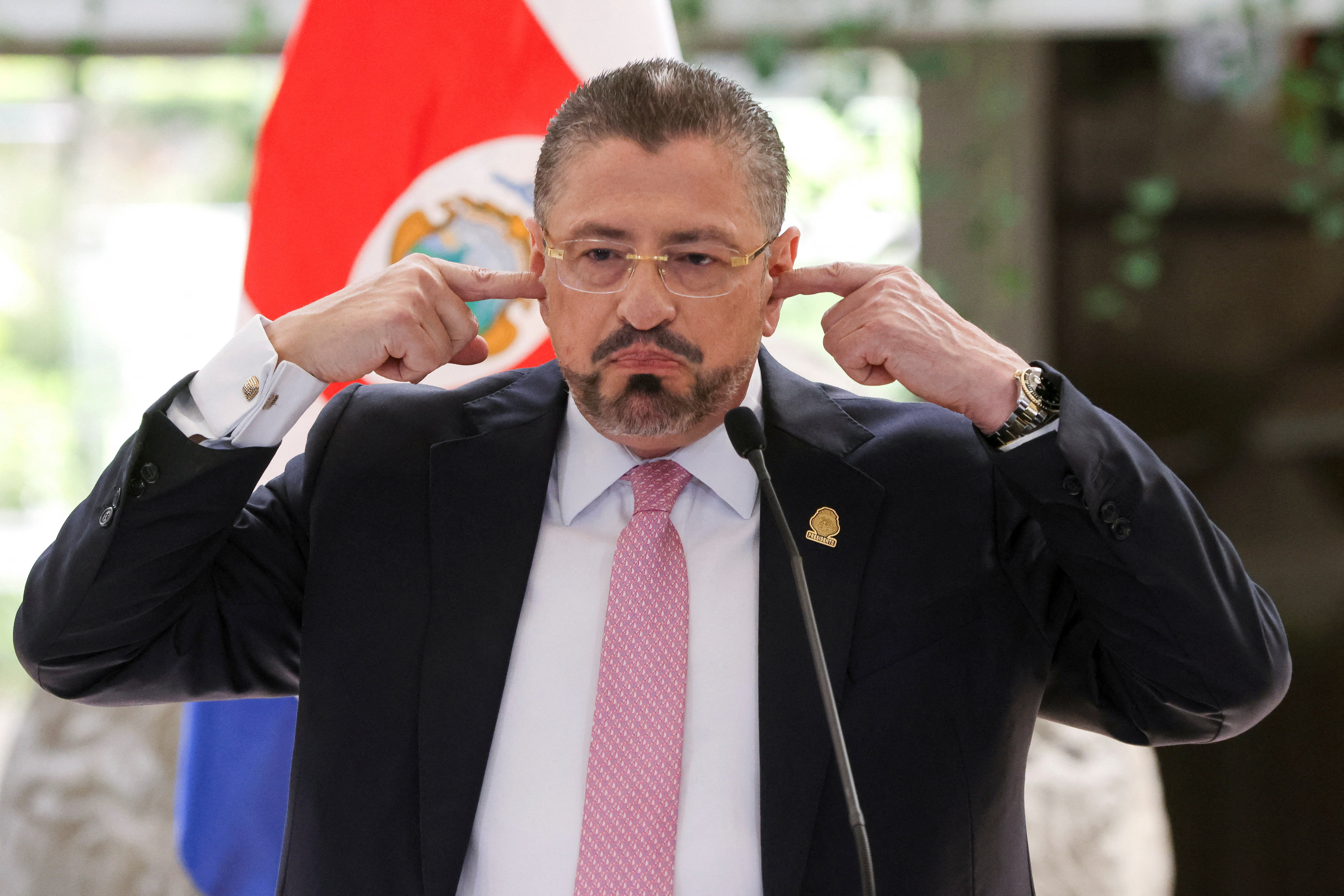 Tensión política en Costa Rica: la jefa del Tribunal Electoral acusó al presidente Chaves de “amenazar la paz y la estabilidad” del país 