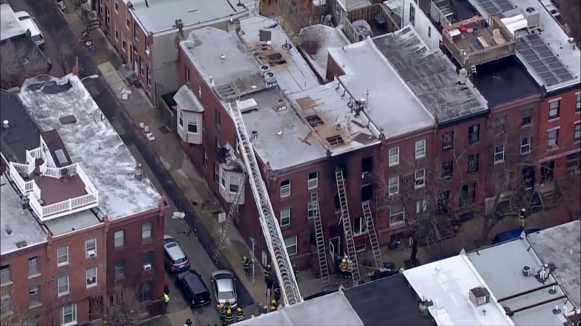Ocho niños y cuatro adultos murieron durante el incendio de un edificio en un barrio de Filadelfia - Infobae