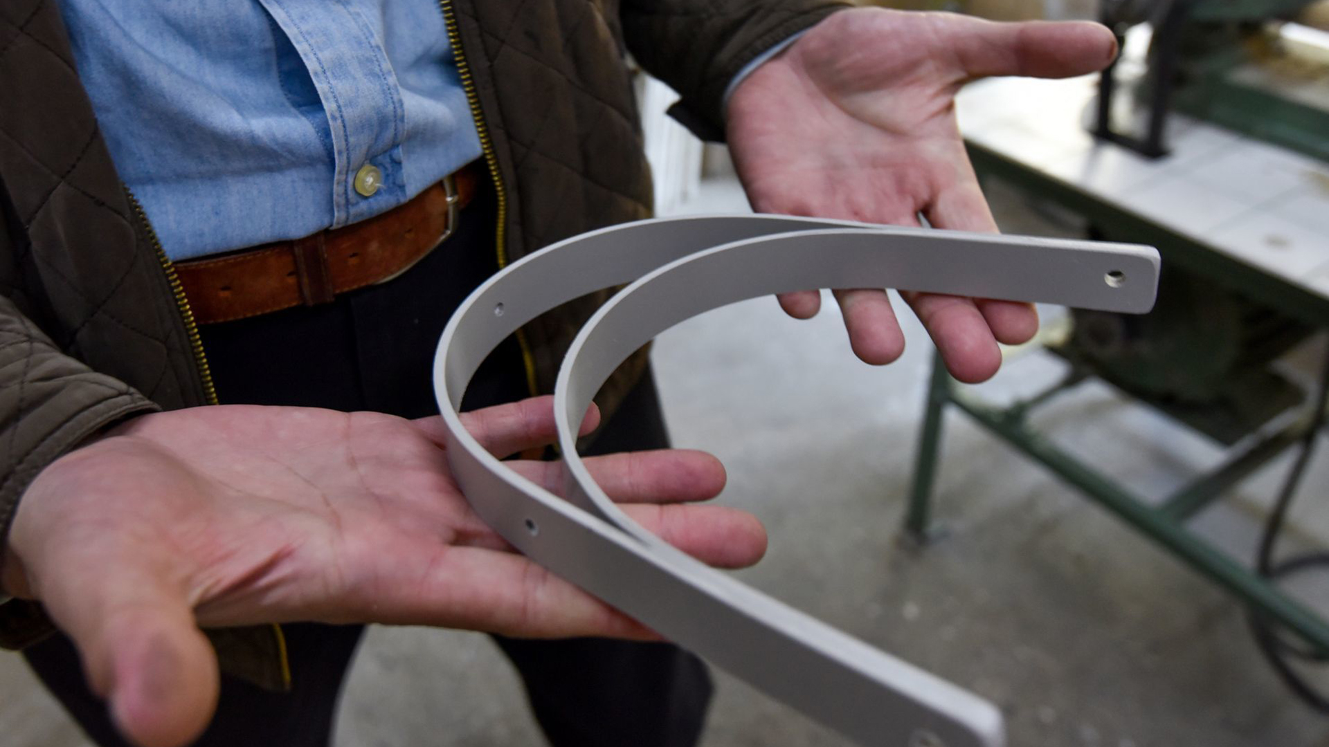Las caretas de protección facial, diseñadas con un PVC rígido para el soporte, cómodo y ligero, la mica es de un calibre de 15 milésimas y lavable (Foto: Cuartoscuro)