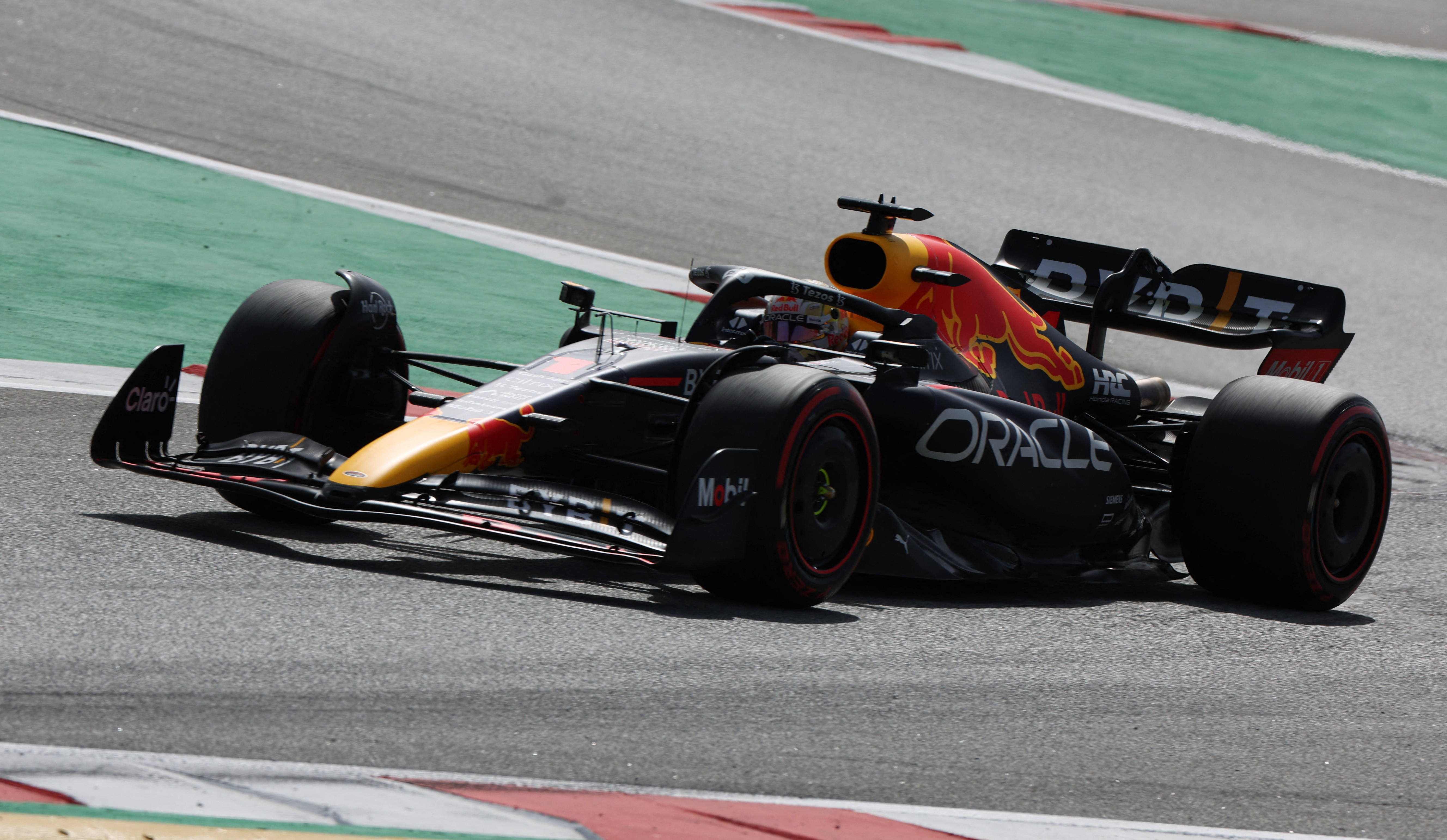 La Red Bull di Verstappen si è qualificata in seconda posizione per il Gran Premio di Spagna (REUTERS / Nacho Doce)
