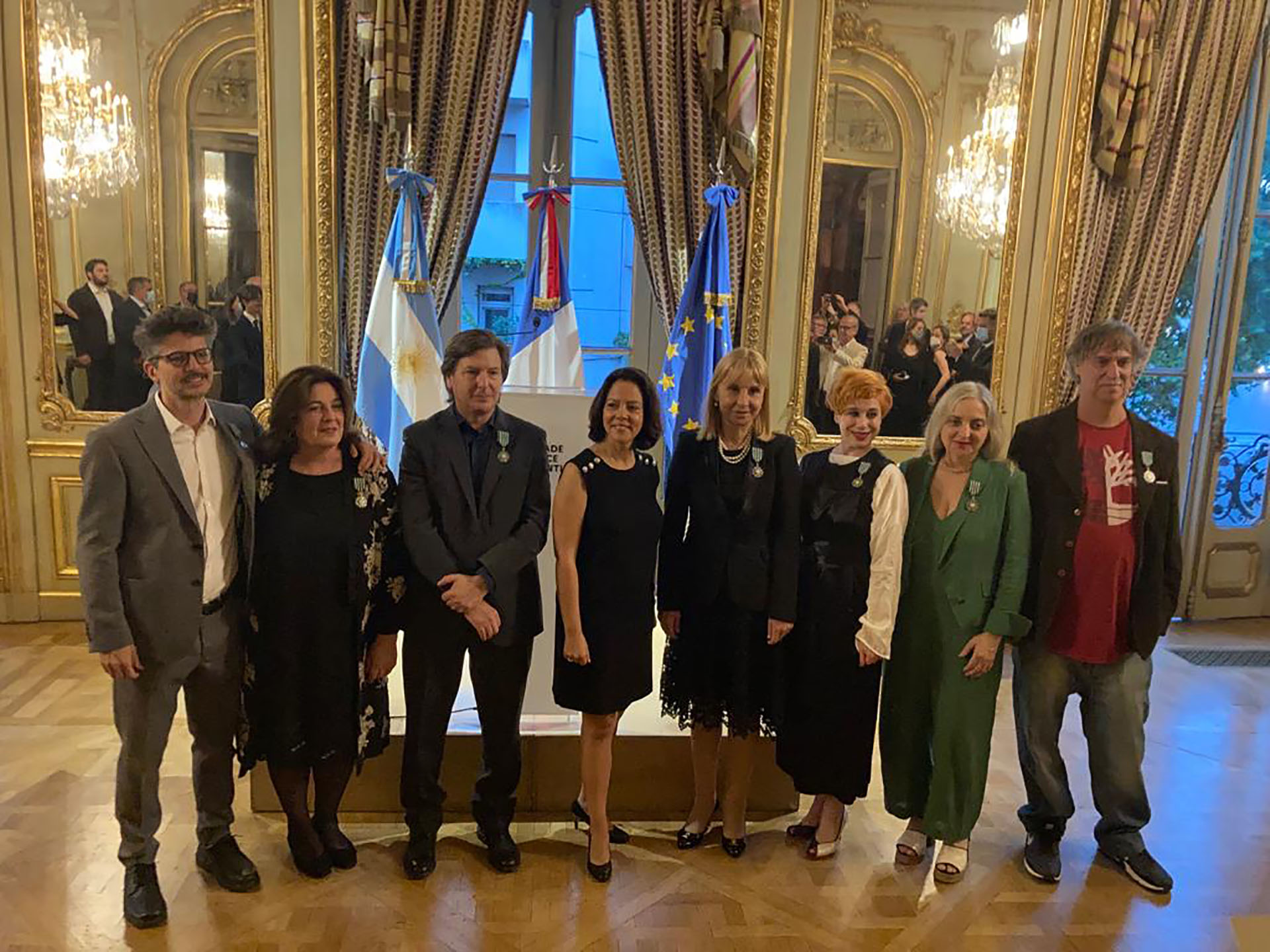 Radano fue condecorada en la Embajada de Francia junto a Carlos Díaz, Adriana Rosenberg, Andrés Duprat, Claudia Scherer-Effosse, María Victoria Alcaraz, Nicola Costantino y Damián Tabarovsky. 