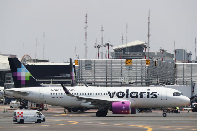 Los trabajadores tenían la intención de detener las operaciones de la aerolínea a partir de la primera hora del viernes, pero ahora acordaron posponer la suspensión de labores hasta las 04:00 horas del lunes 5 de junio. REUTERS/Edgard Garrido