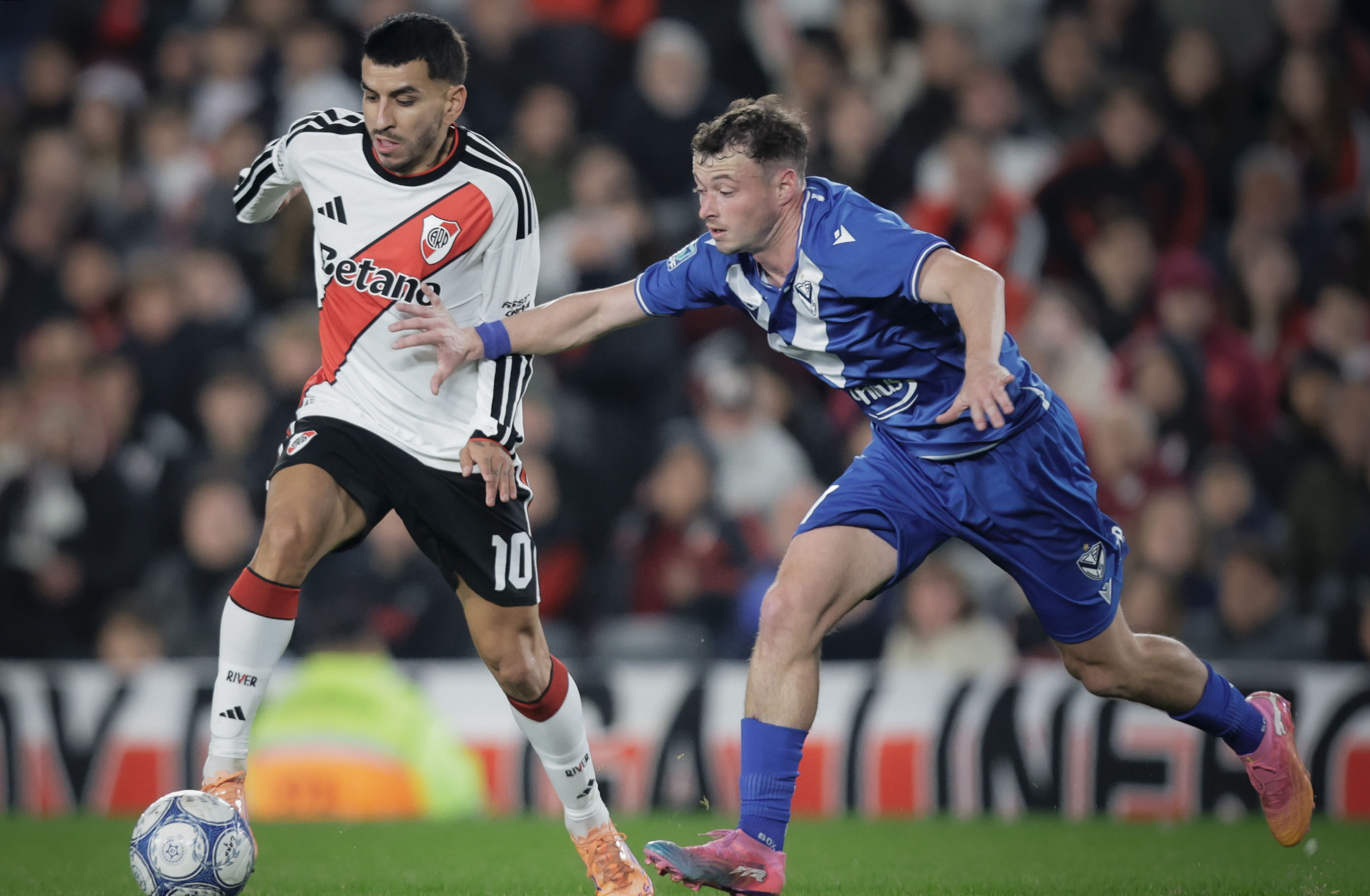 River Plate no pudo sostener la ventaja y empató 2-2 con Vélez por la sexta fecha del Torneo Clausura