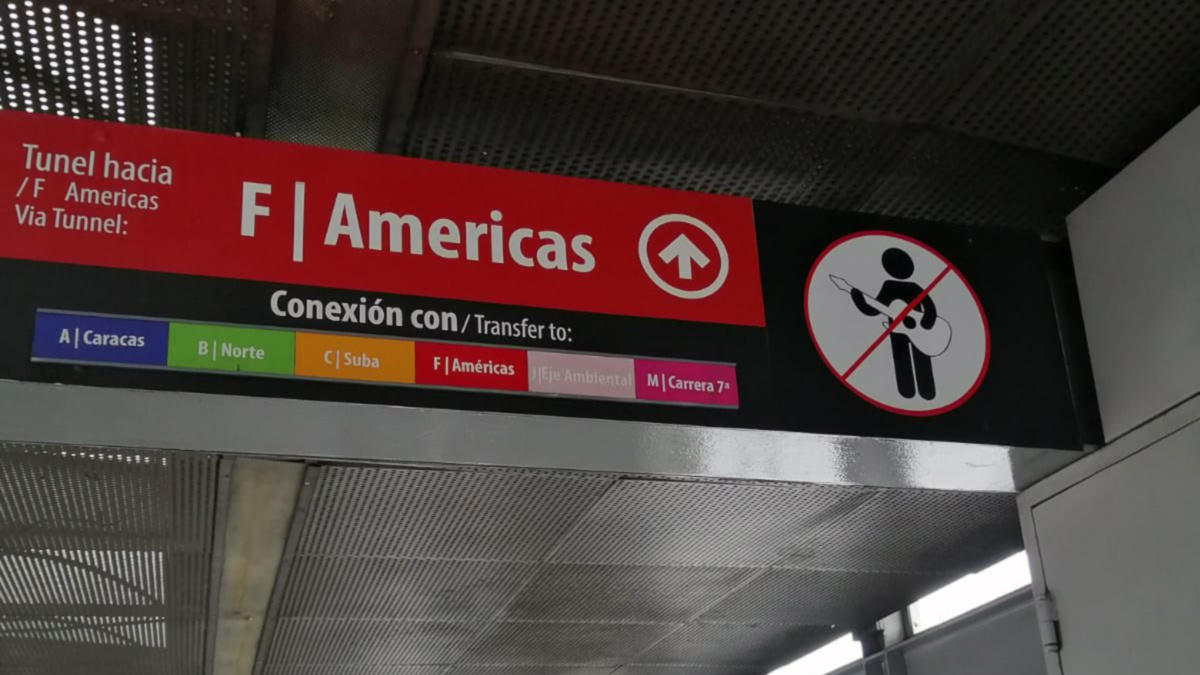 TransMilenio se refirió a la señalización que, supuestamente, prohíbe músicos en las estaciones