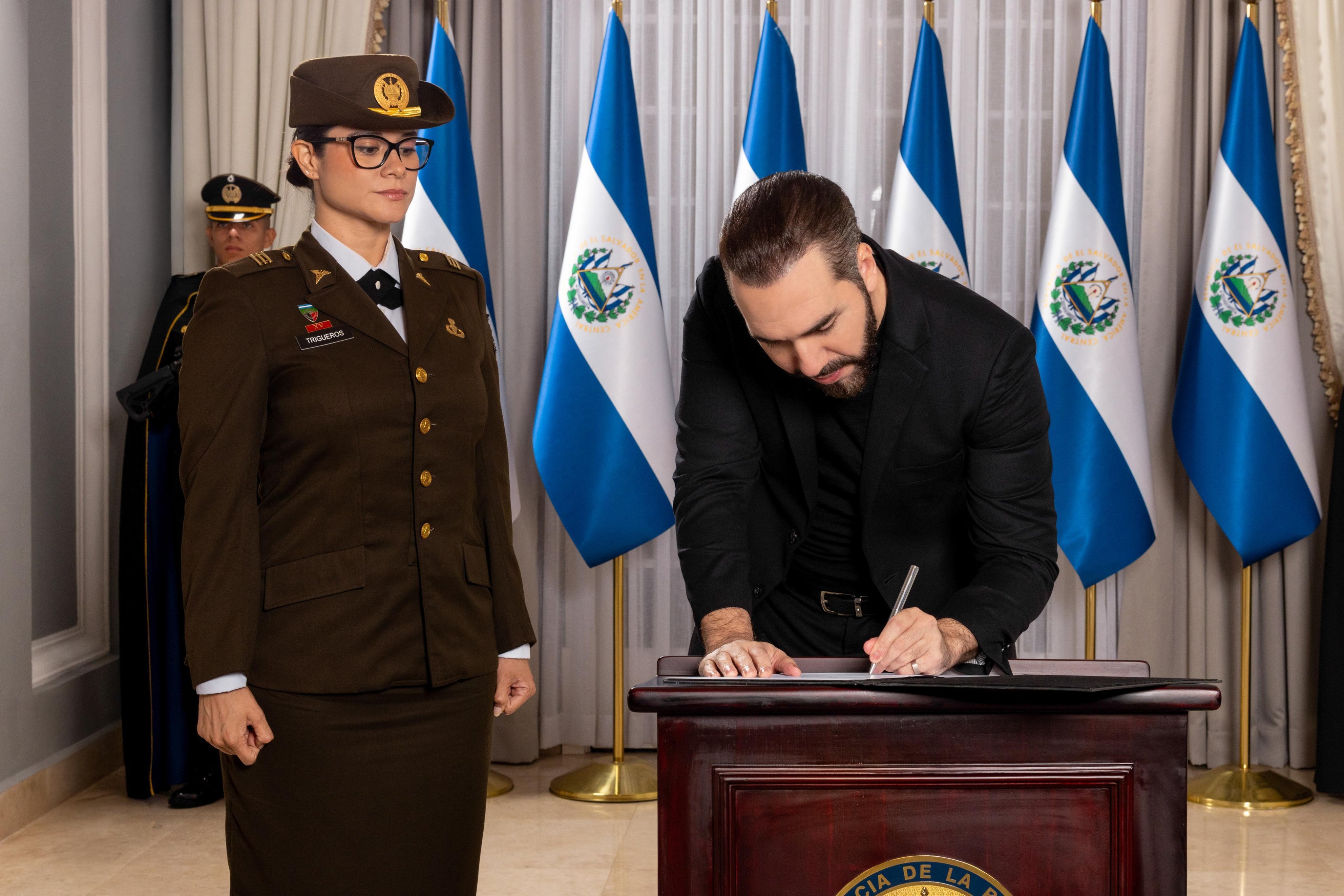 El coleccionismo, entre el poder y la controversia histórica