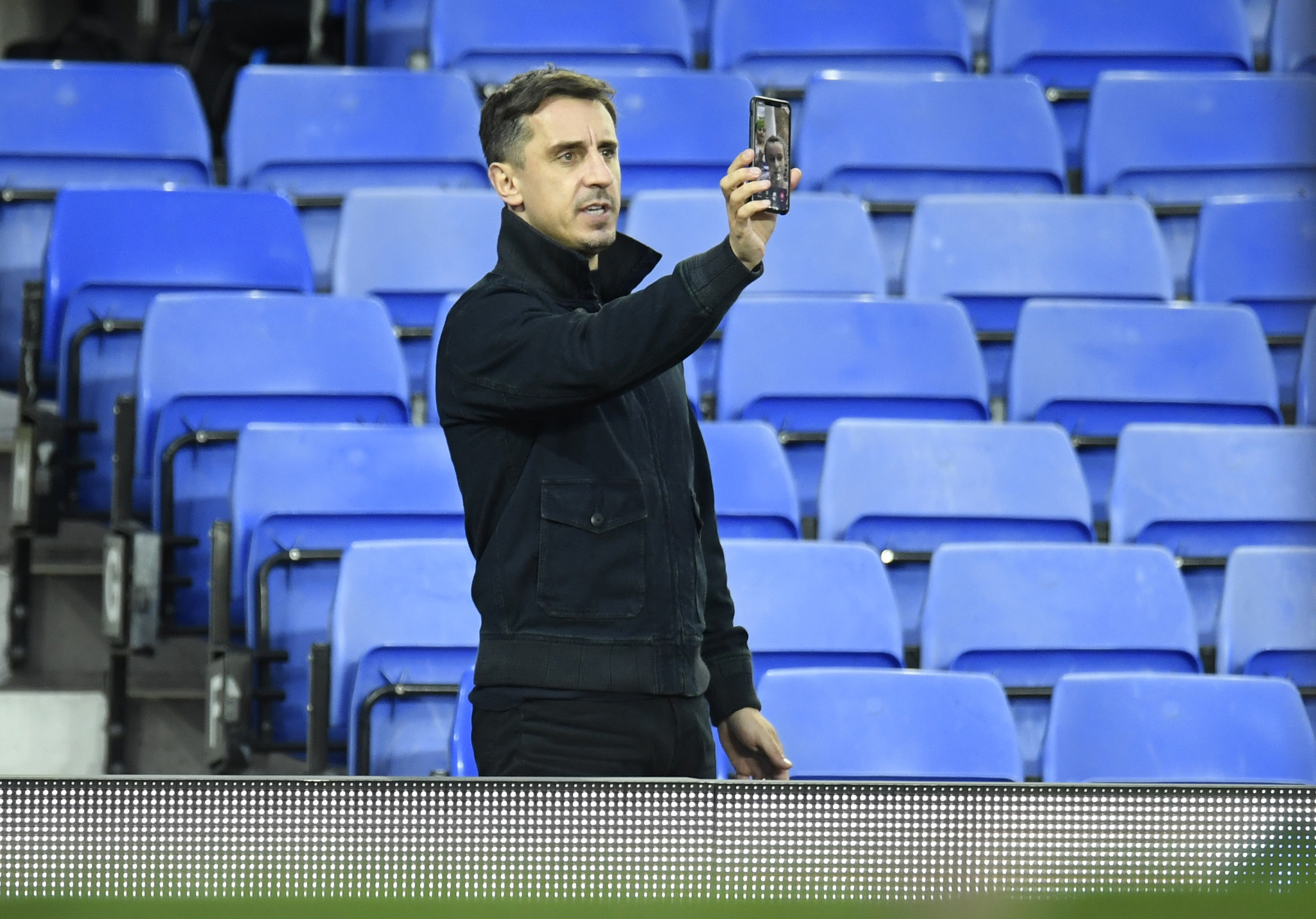 El exfutbolista Gary Neville manifestó que Luis Díaz es un jugador "sensacional". Foto: REUTERS/Peter Powell