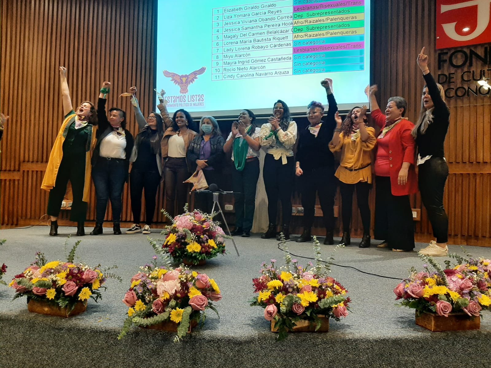 De izquierda a derecha, en orden de mayor votación, Las 11 mujeres que conforman la lista al Senado de Colombia por el movimiento político Estamos Listas. / Tomada de redes sociales