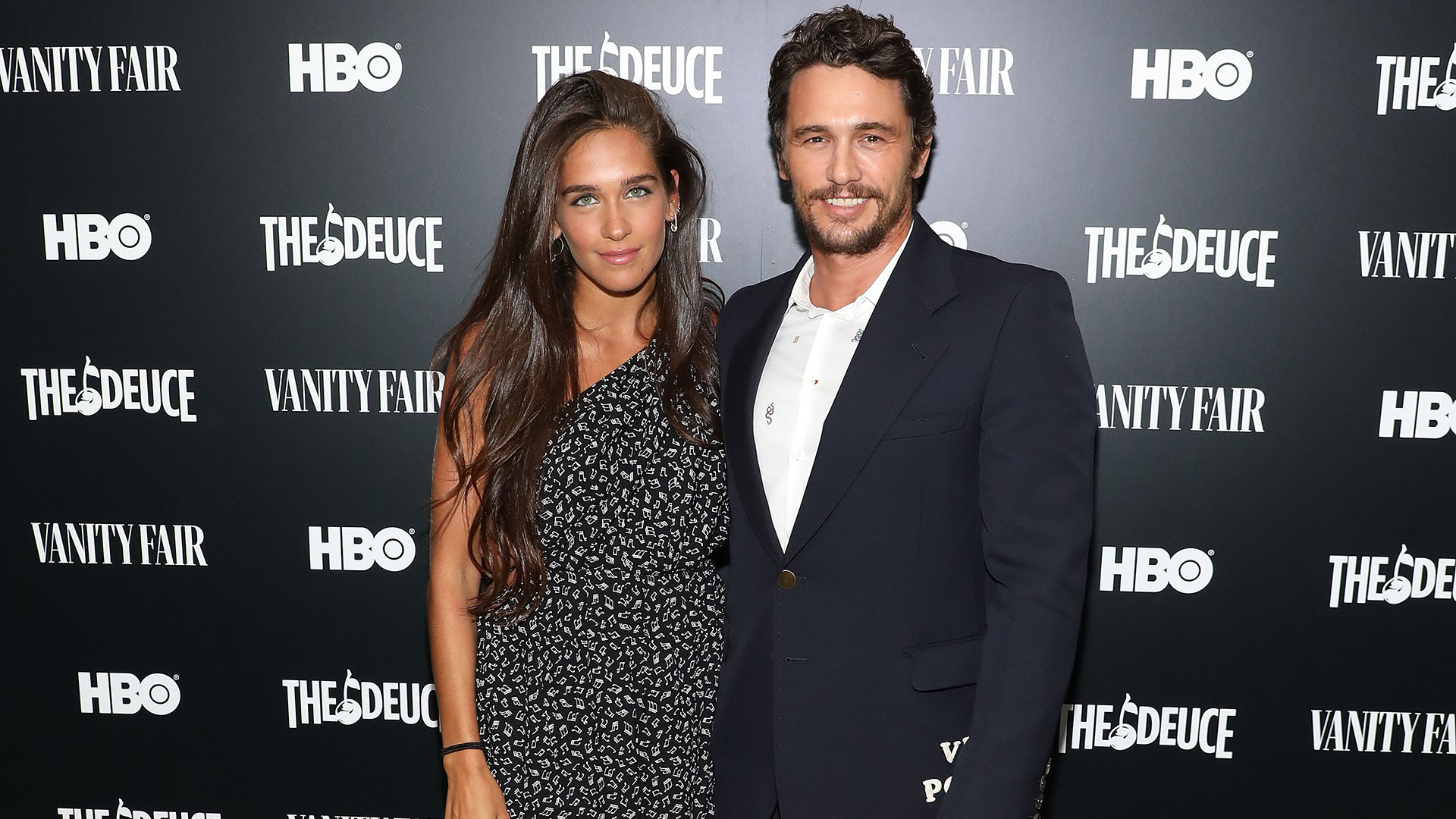 El actor con su novia, Isabel Pakzad (Foto: WireImage)