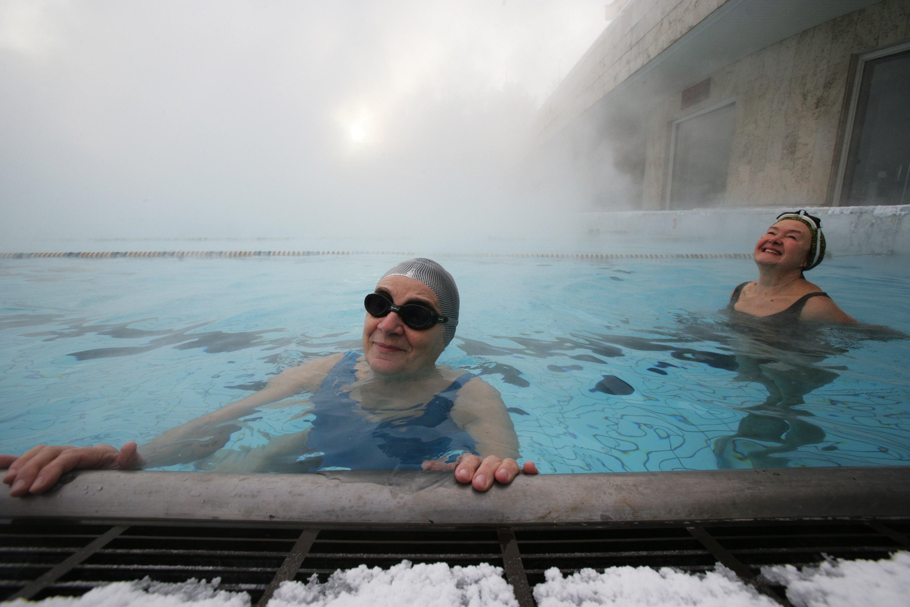 El riesgo más significativo de nadar en agua fría es la hipotermia 
(Photo by Oleg Nikishin/Pressphotos/Getty Images)