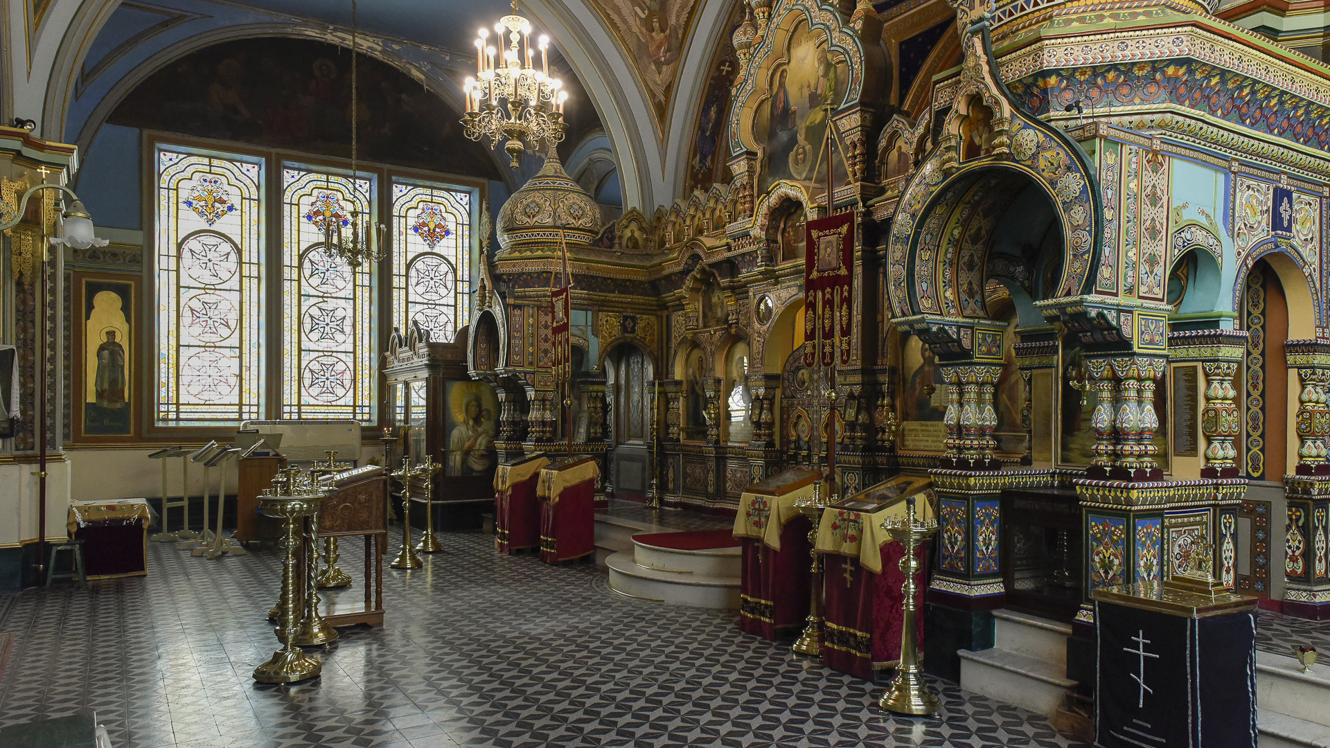 Un tesoro semioculto en Parque Lezama: el templo ortodoxo que los zares de Rusia ordenaron construir hace 120 años 