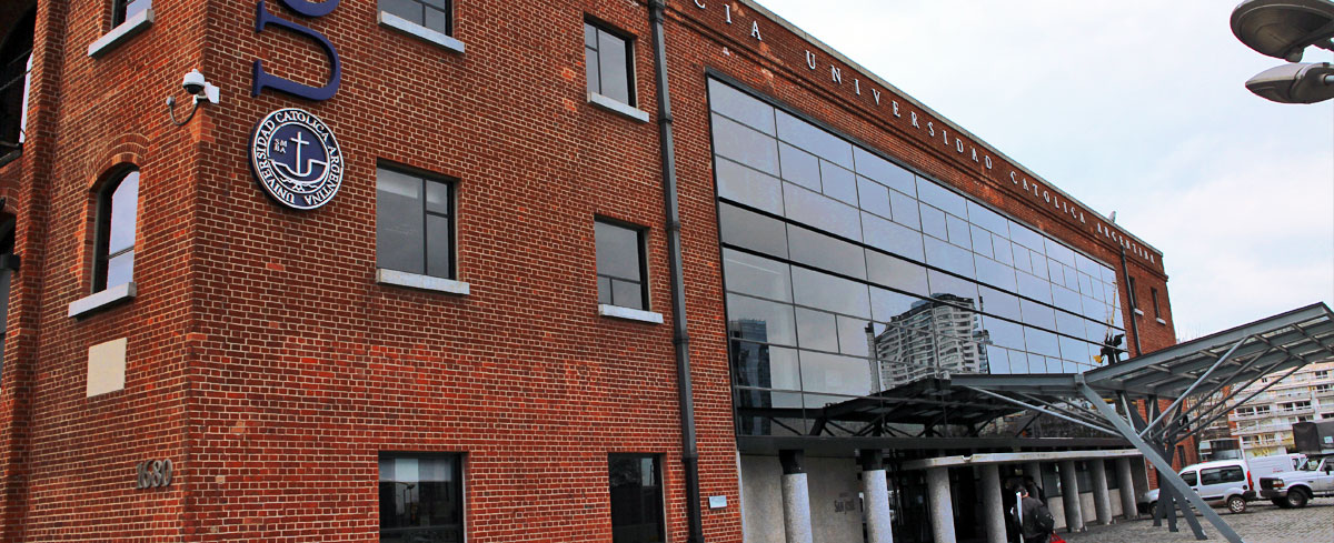 El oro alcanzó un nuevo récord por encima de 5.600 dólares y el petróleo sube por las tensiones con Irán