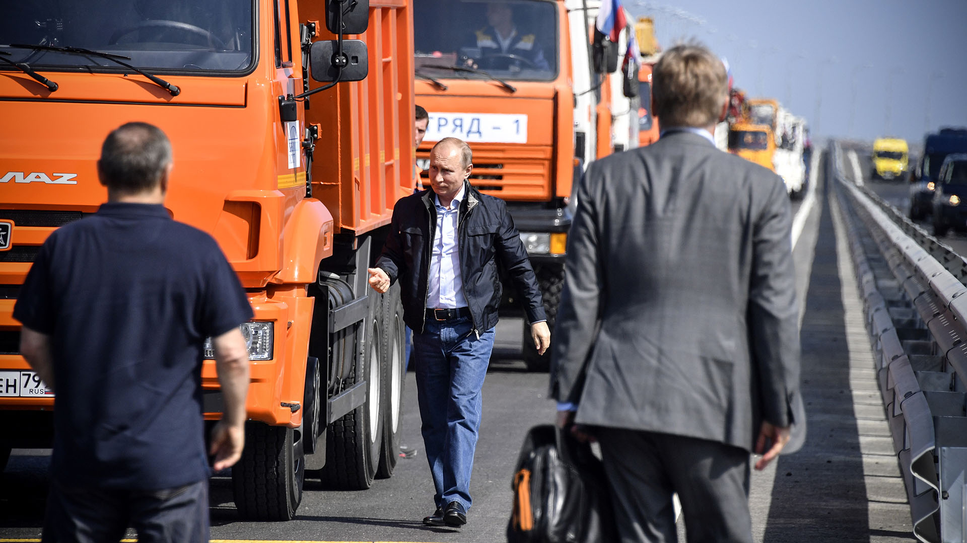 El día que Putin inauguró el puente de Crimea manejando un camión