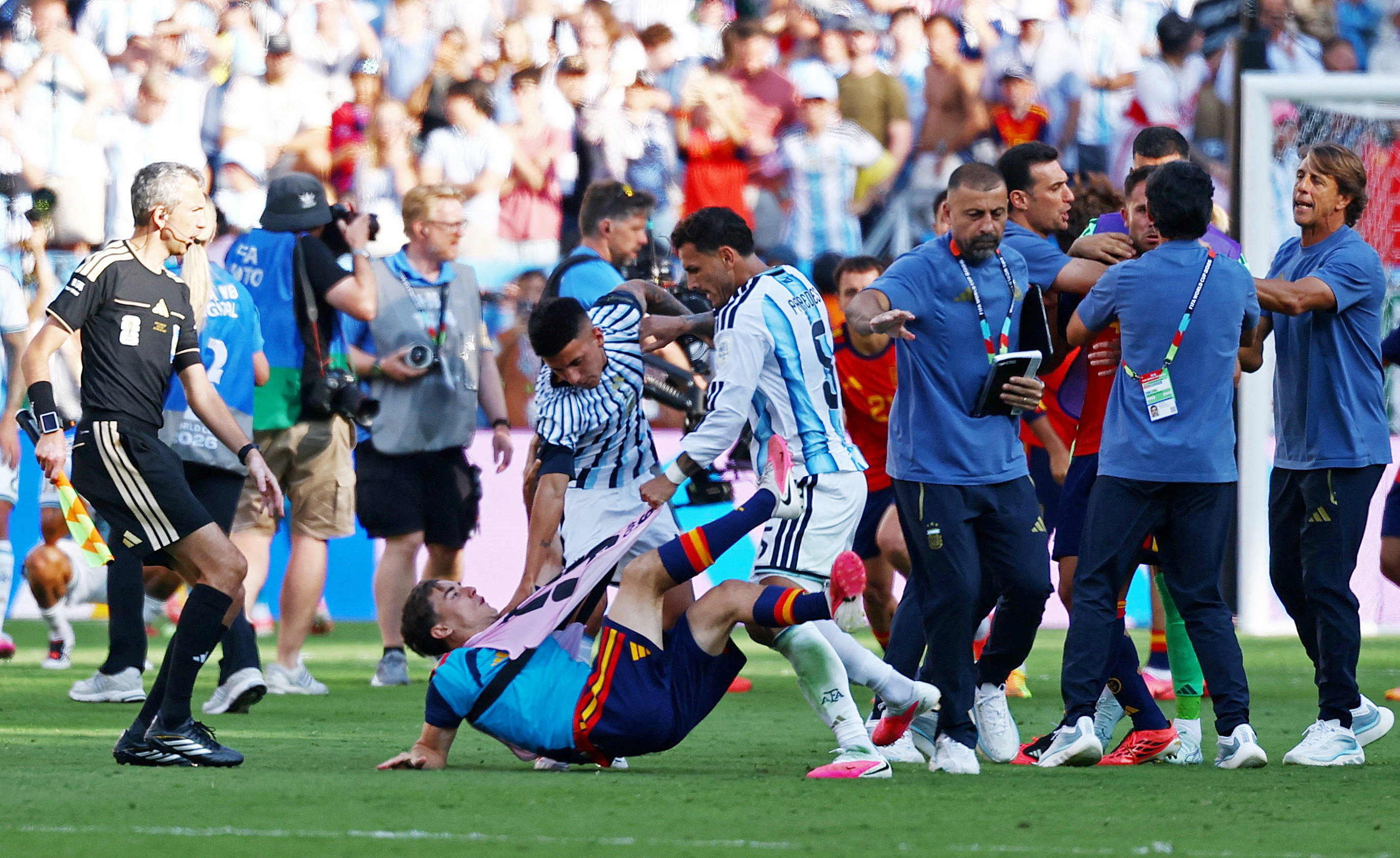 El reclamo de Leandro Paredes tras la dura sanci&oacute;n que recibi&oacute; de la FIFA tras los incidentes en la final del Mundial