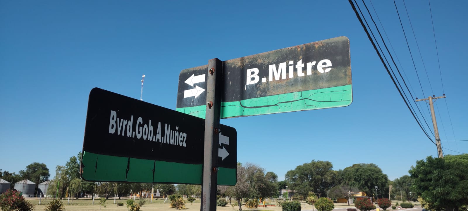 Desde hoy, en La Pampa, el Boulevard Núñez pasó a llamarse Diego Maradona y la calle Mitre, será Lionel Messi