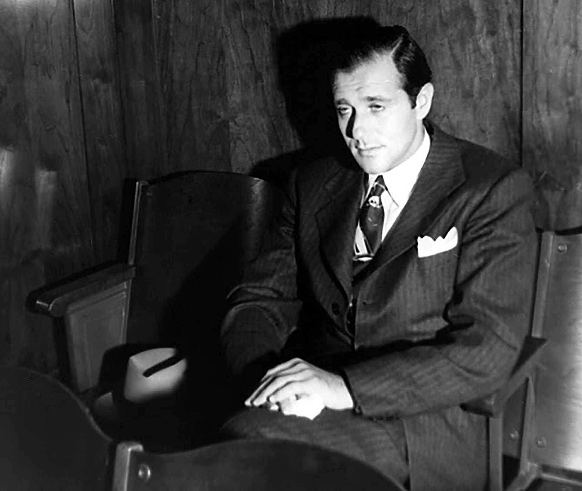 Bugsy Siegel creó el hotel y casino Flamingo en Las Vegas: lo bautizó así en honor a su amante, que tenía "unas piernas eternas"
