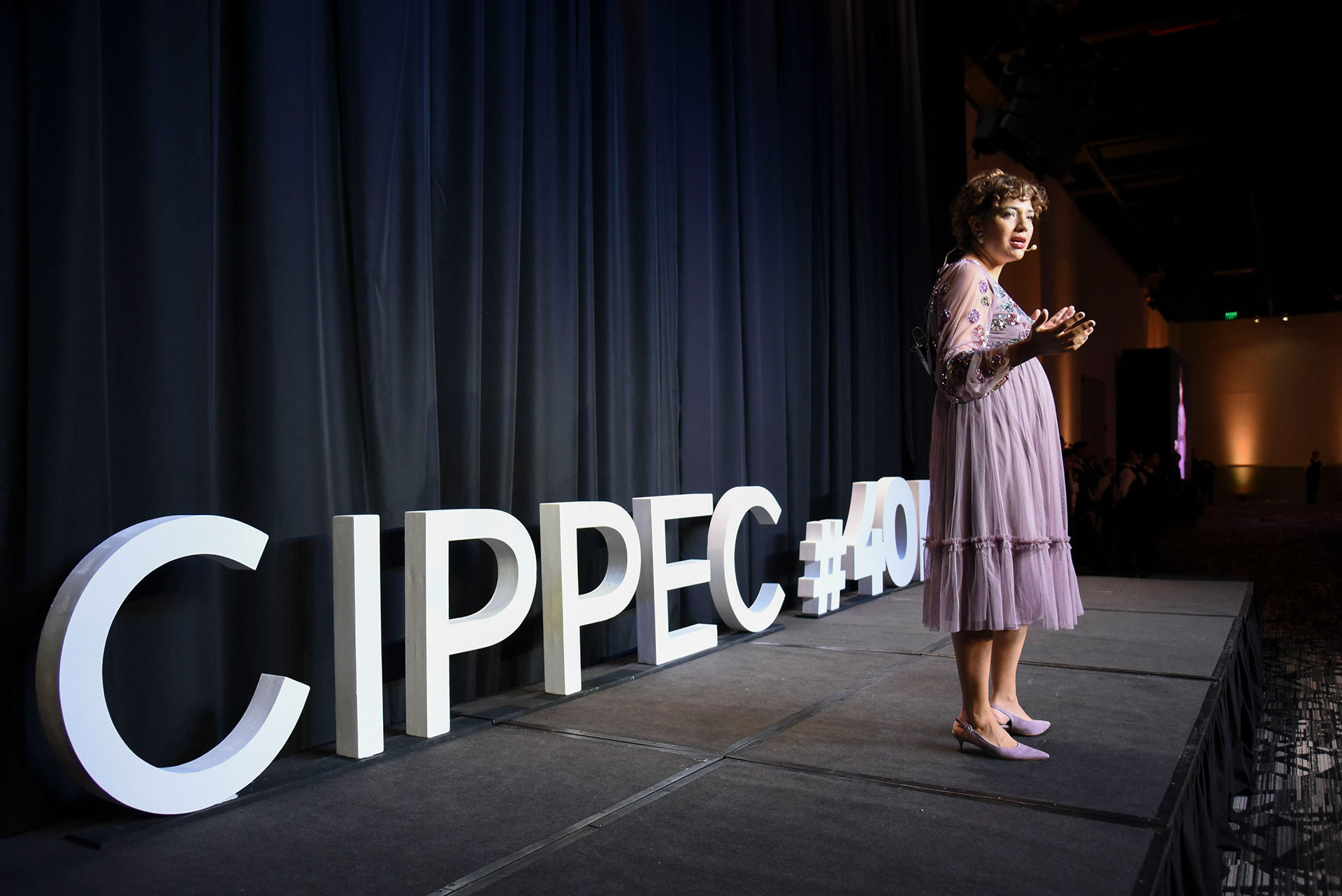 Gala Díaz Langou durante la cena anual de CIPPEC /// Fotos: Gustavo Gavotti - Franco Fafasuli