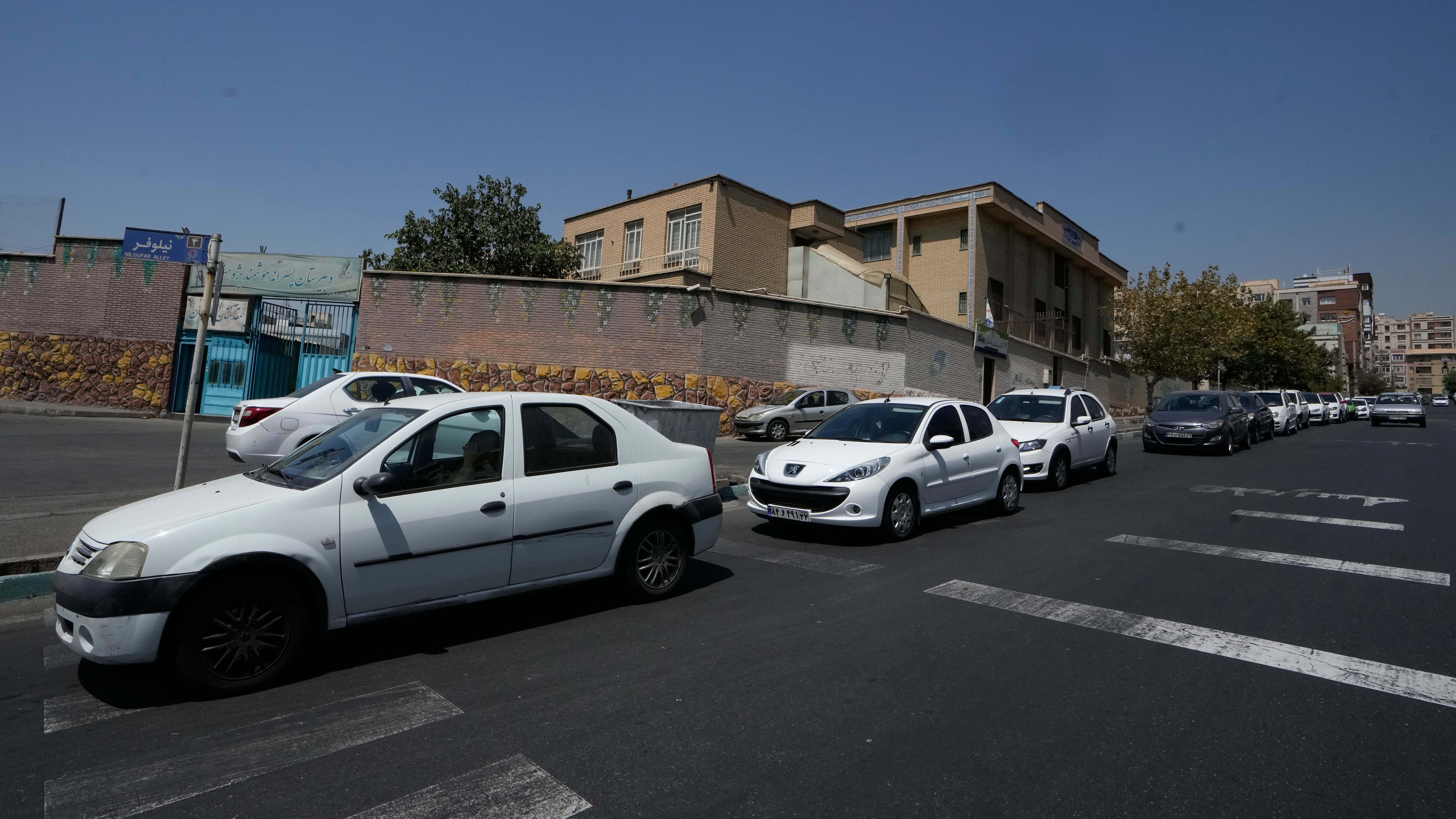 Las nuevas sanciones de Estados Unidos contra Ir&aacute;n desatan largas filas en las gasolineras