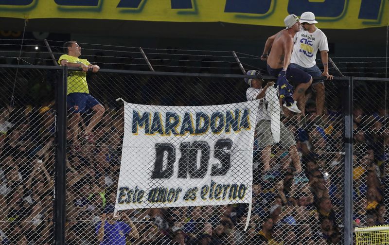 En Boca preparan varias sorpresas para homenajear a Maradona este sábado (REUTERS/Agustin Marcarian)