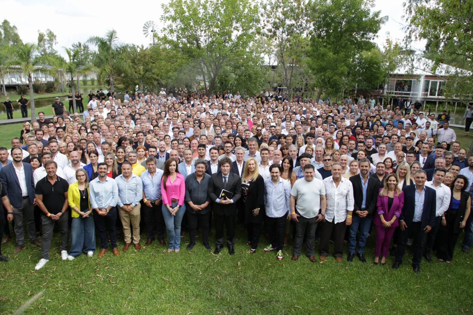 Javier Milei junto a mil dirigentes de distintas partes del país 