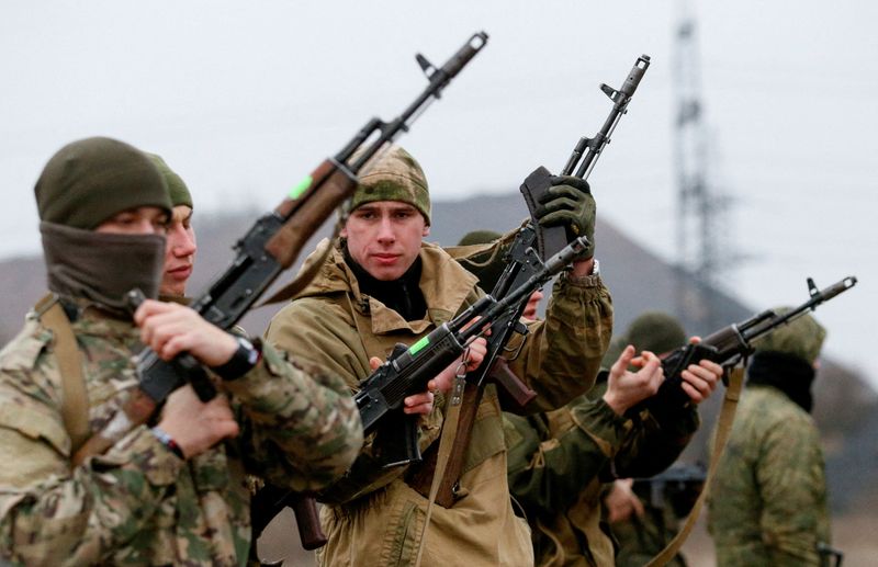 Militantes separatistas en Donetsk (Reuters)
