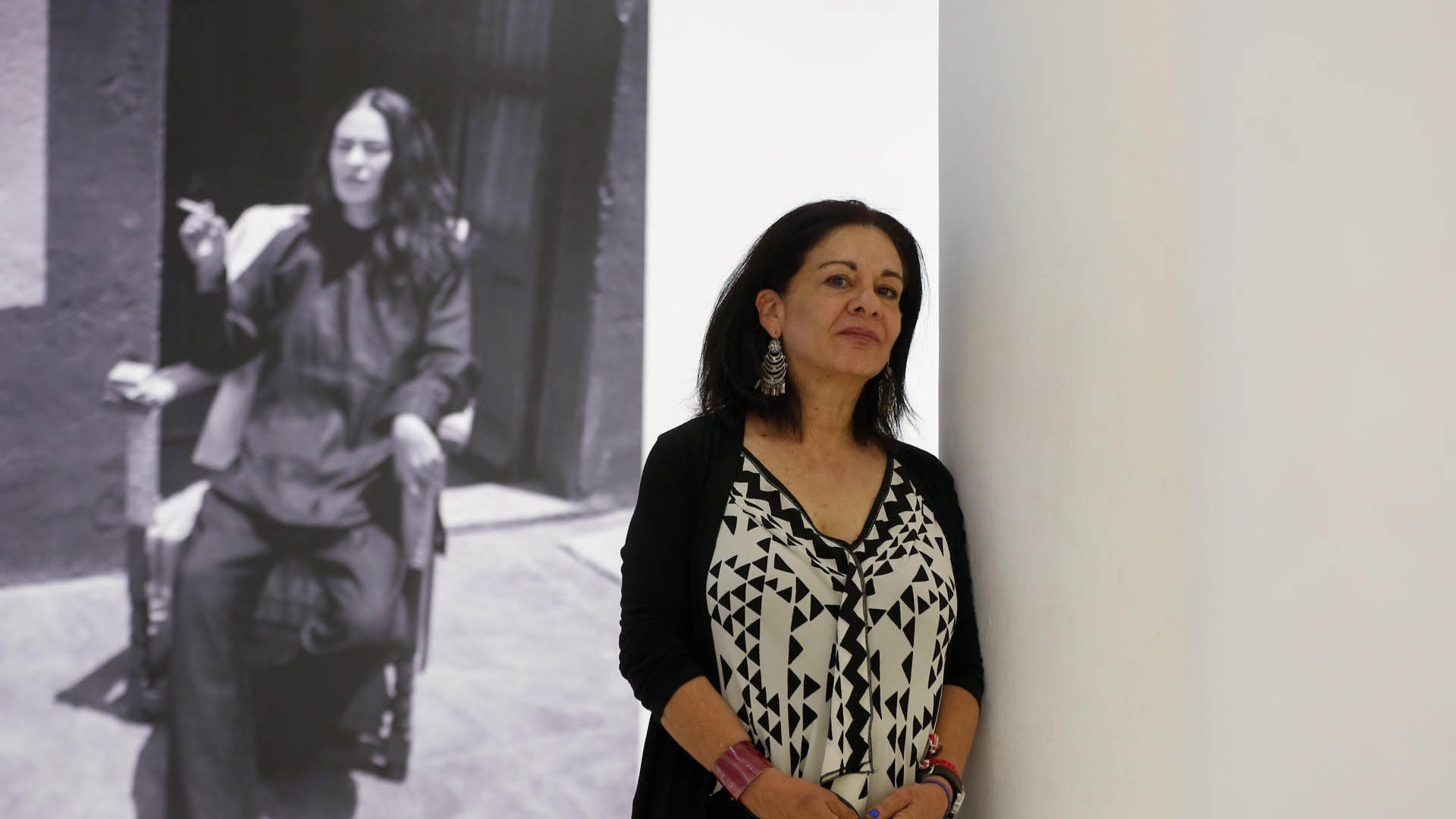 La fotógrafa y curadora mexicana Cristina Kahlo (EFE/Francisco Guasco)
