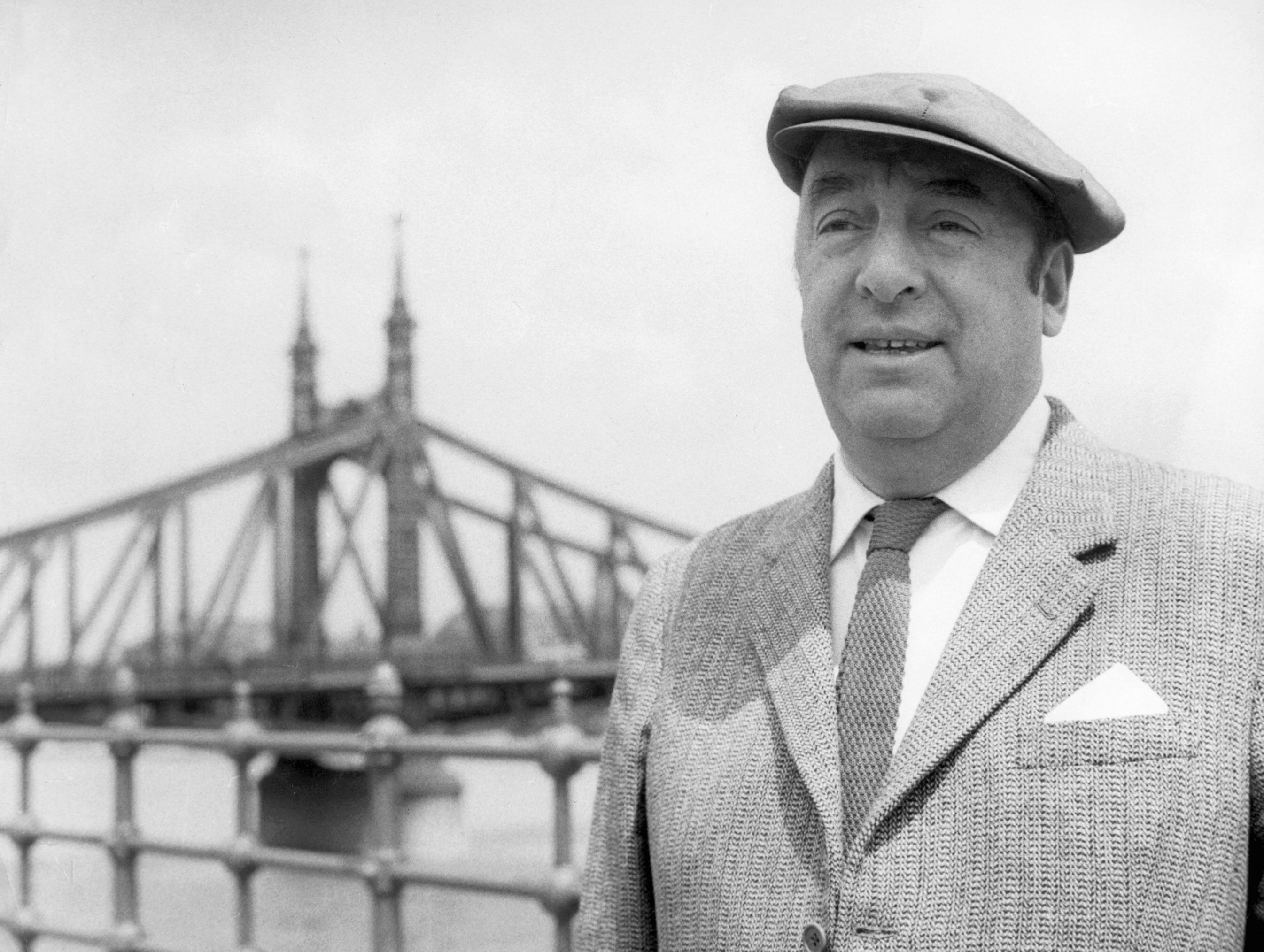 Pablo Neruda, escritor chileno: "El ni&ntilde;o que no juega no es ni&ntilde;o, pero el hombre que no juega perdi&oacute; para siempre al ni&ntilde;o que viv&iacute;a en &eacute;l"