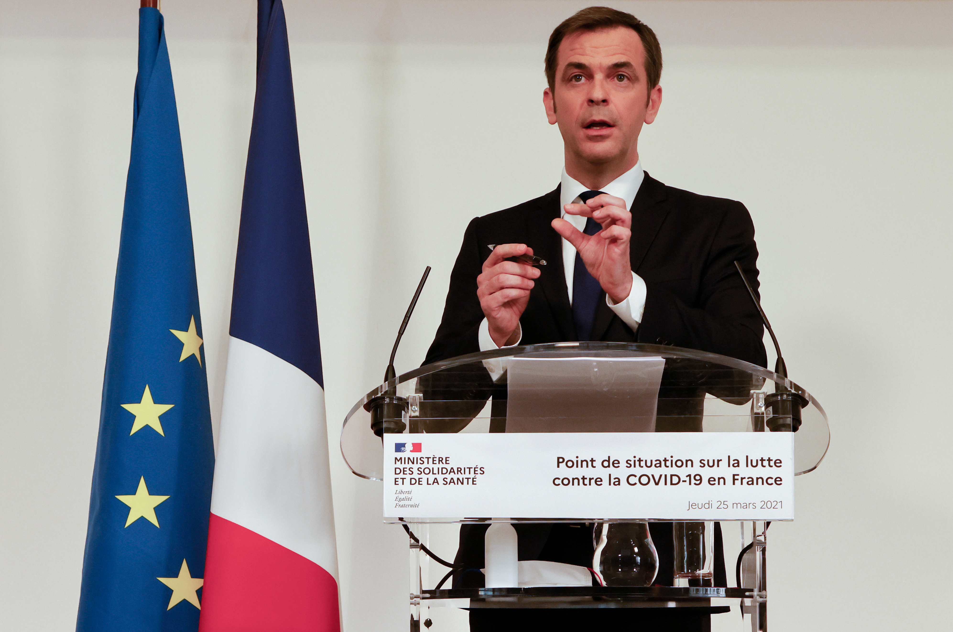 El ministro francés de Sanidad, Olivier Véran. Ludovic Marin/Pool via REUTERS