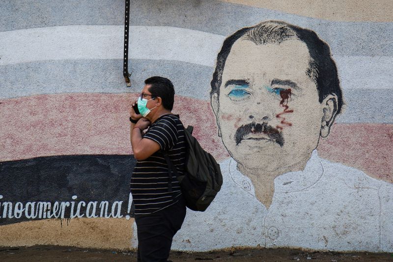 Estados Unidos ya impuso sanciones a una gran cantidad de funcionarios nicaragüenses, incluidos Ortega y la vicepresidenta Rosario Murillo (REUTERS/Maynor Valenzuela)