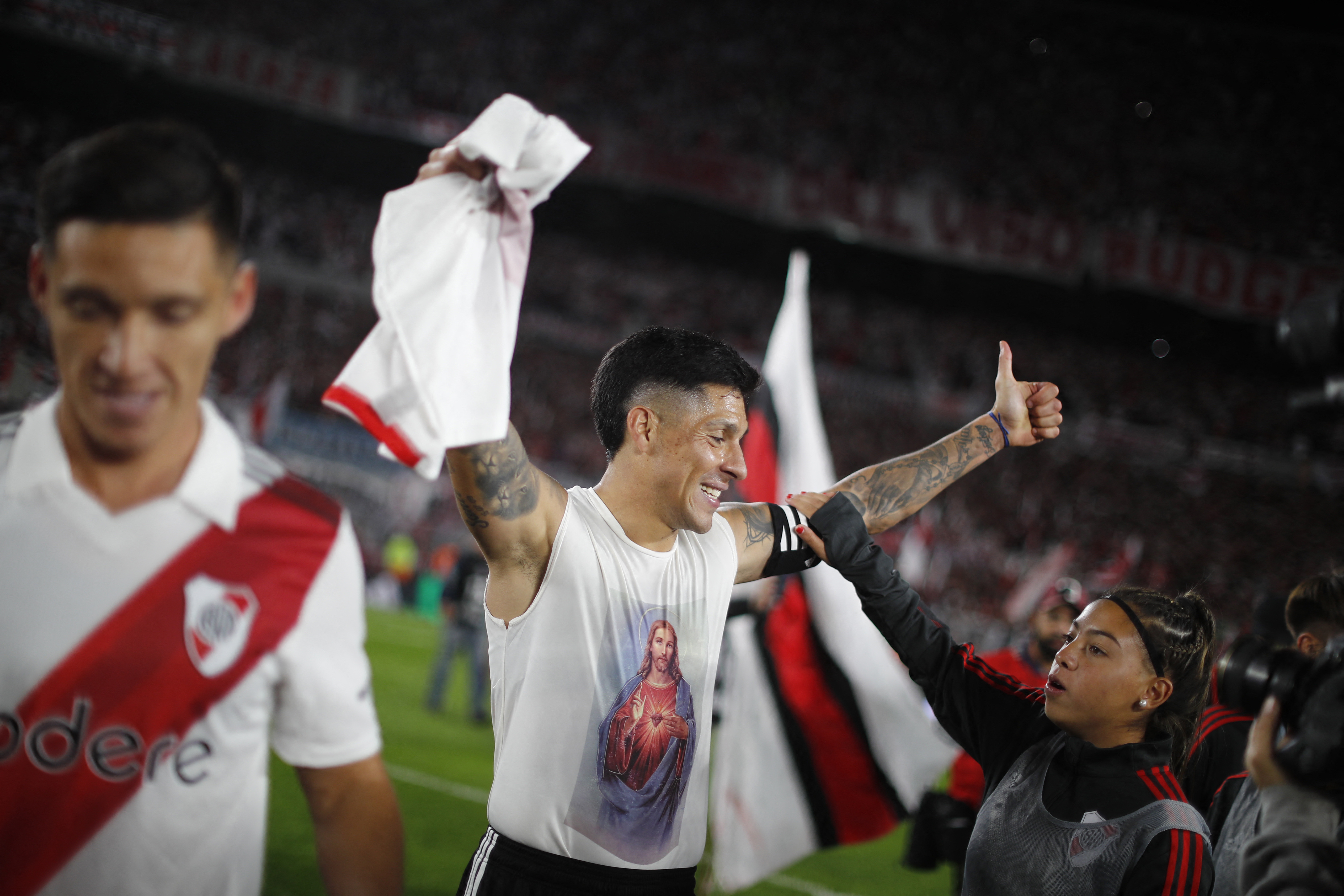 Soccer Football - Primera Division - River Plate v Boca Juniors - Mas Monumental Stadium, Buenos Aires, Argentina - May 7, 2023 River Plate's Enzo Perez celebrates after the match REUTERS/Agustin Marcarian