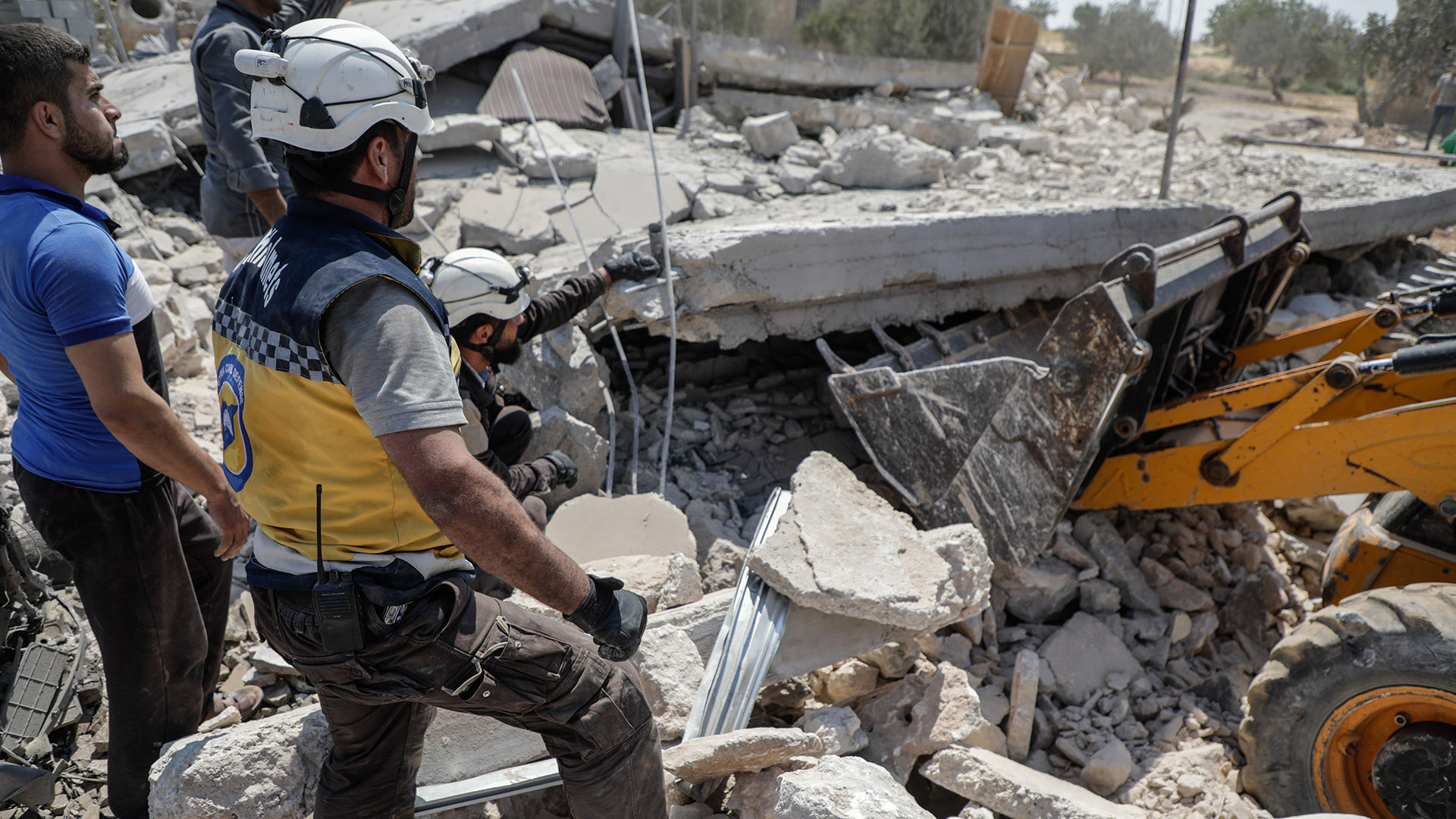 Quiénes son los Cascos los heroicos socorristas de la guerra en Siria que están al frente del rescate tras el terremoto - Infobae