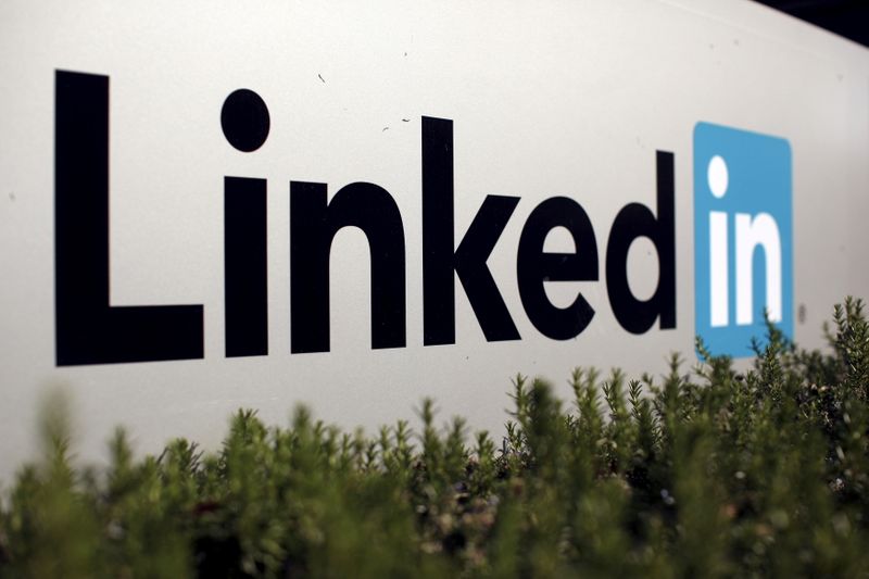 Imagen de archivo del logo de LinkedIn Corporation en Mountain View, California, EEUU. 6 febrero 2013.   REUTERS/Robert Galbraith