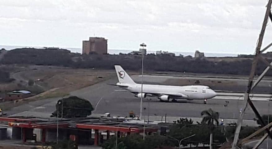 El avión iraní de matrícula EP-FAB que aterrizó este martes en Venezuela (Crédito: José Manuel Olivares)