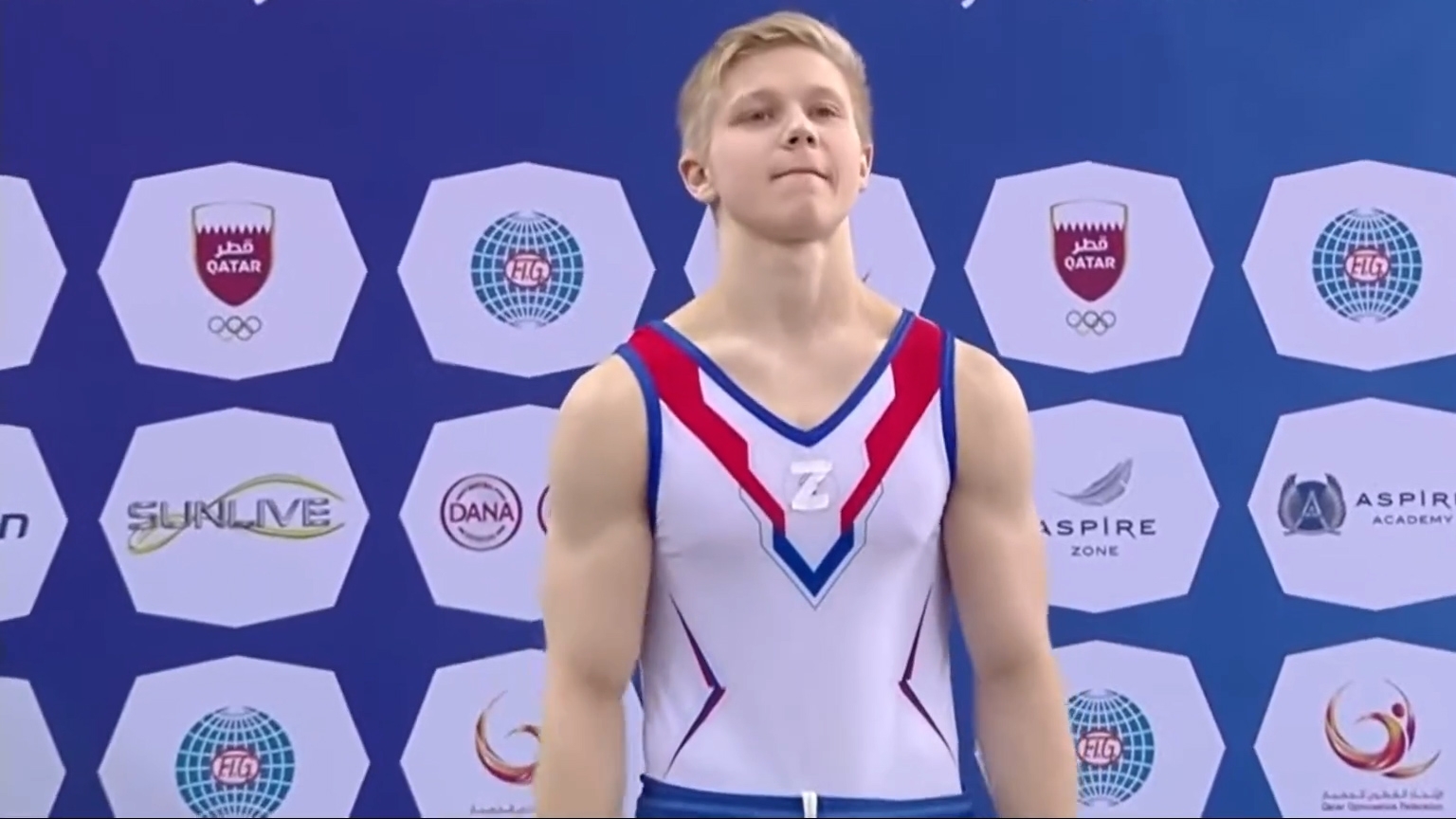 El gimnasta ruso Ivan Kuliak lució una insignia de guerra