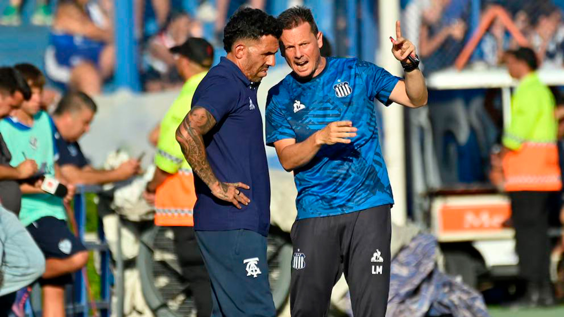 La historia del entrenador que descubri&oacute; a Marcos Senesi y construy&oacute; su camino junto a Marcelo Bielsa y Carlos Tevez