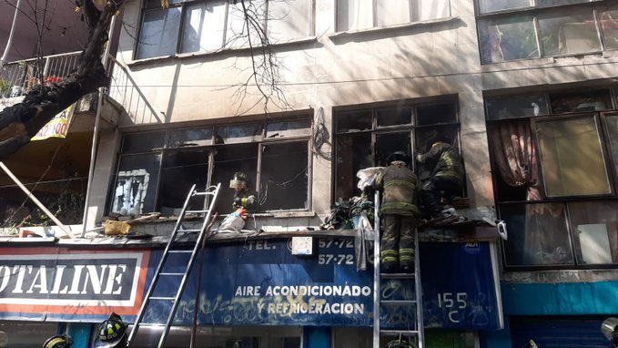 Incendio consumió departamento sobre Paseo de la Reforma, en la colonia Guerrero