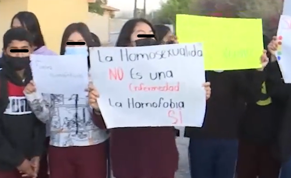 Estudiantes en Durango protestaron ante supuesto caso de homofobia luego que profesor fue despedido “por gay”