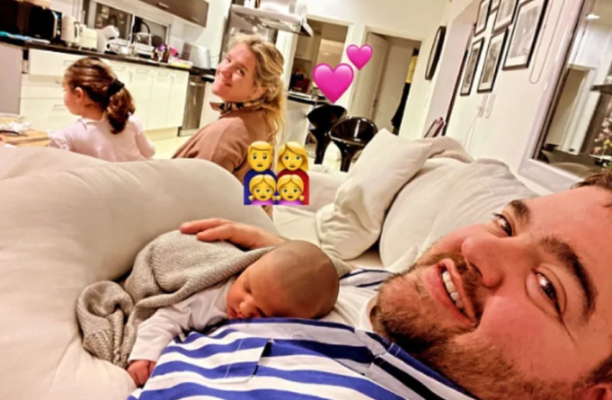 Darío Barassi durante la internación de su beba (Foto: Instagram)