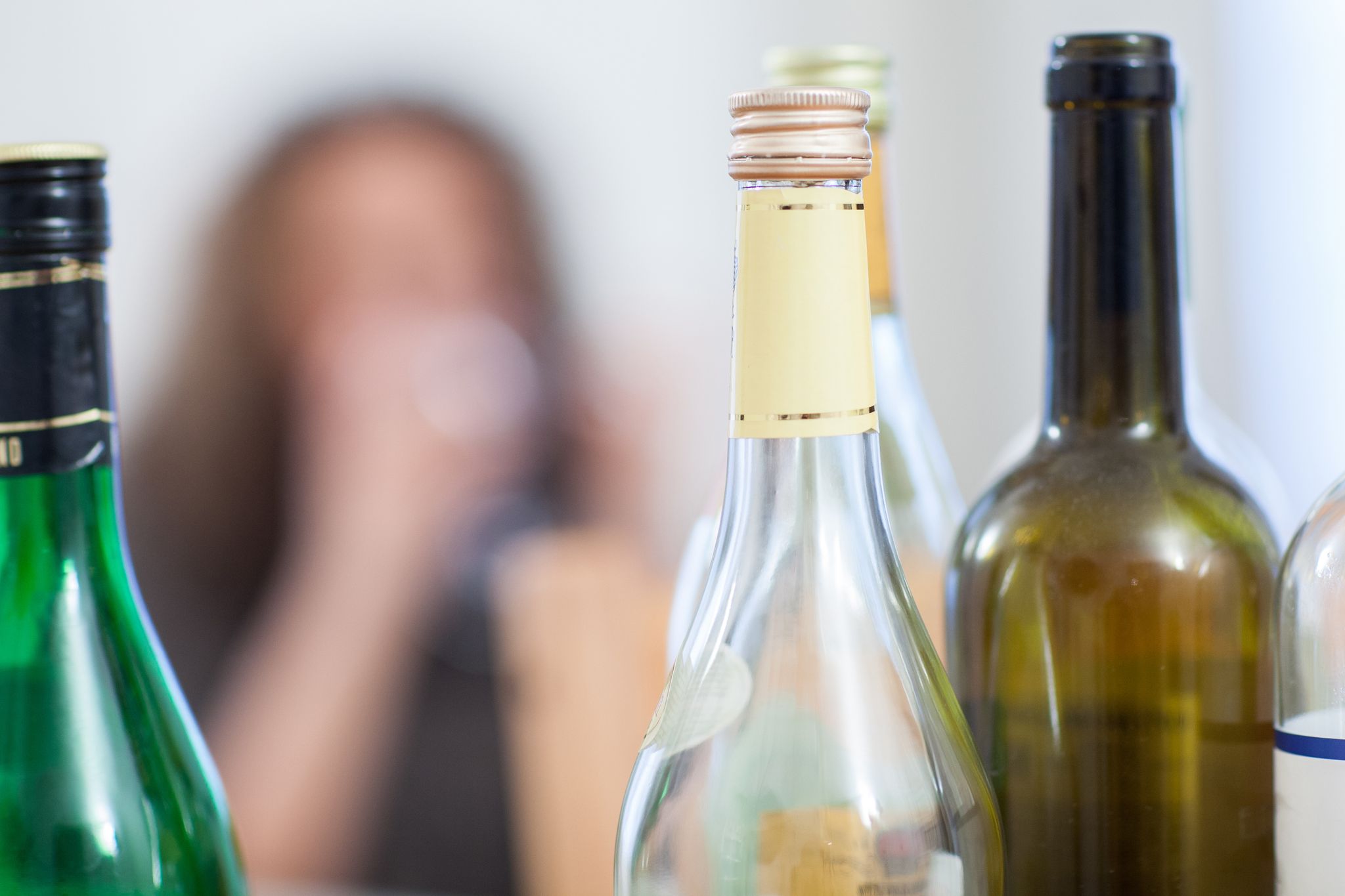 ¿Cómo pueden ayudar los familiares ante la adicción al alcohol?