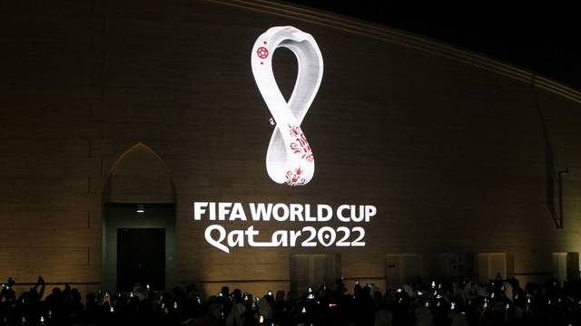Imagen de archivo del logo oficial del Mundial de Qatar 2022 proyectado en un anfiteatro de Doha, Qatar. 3 septiembre 2019. REUTERS/Naseem Zeitoun