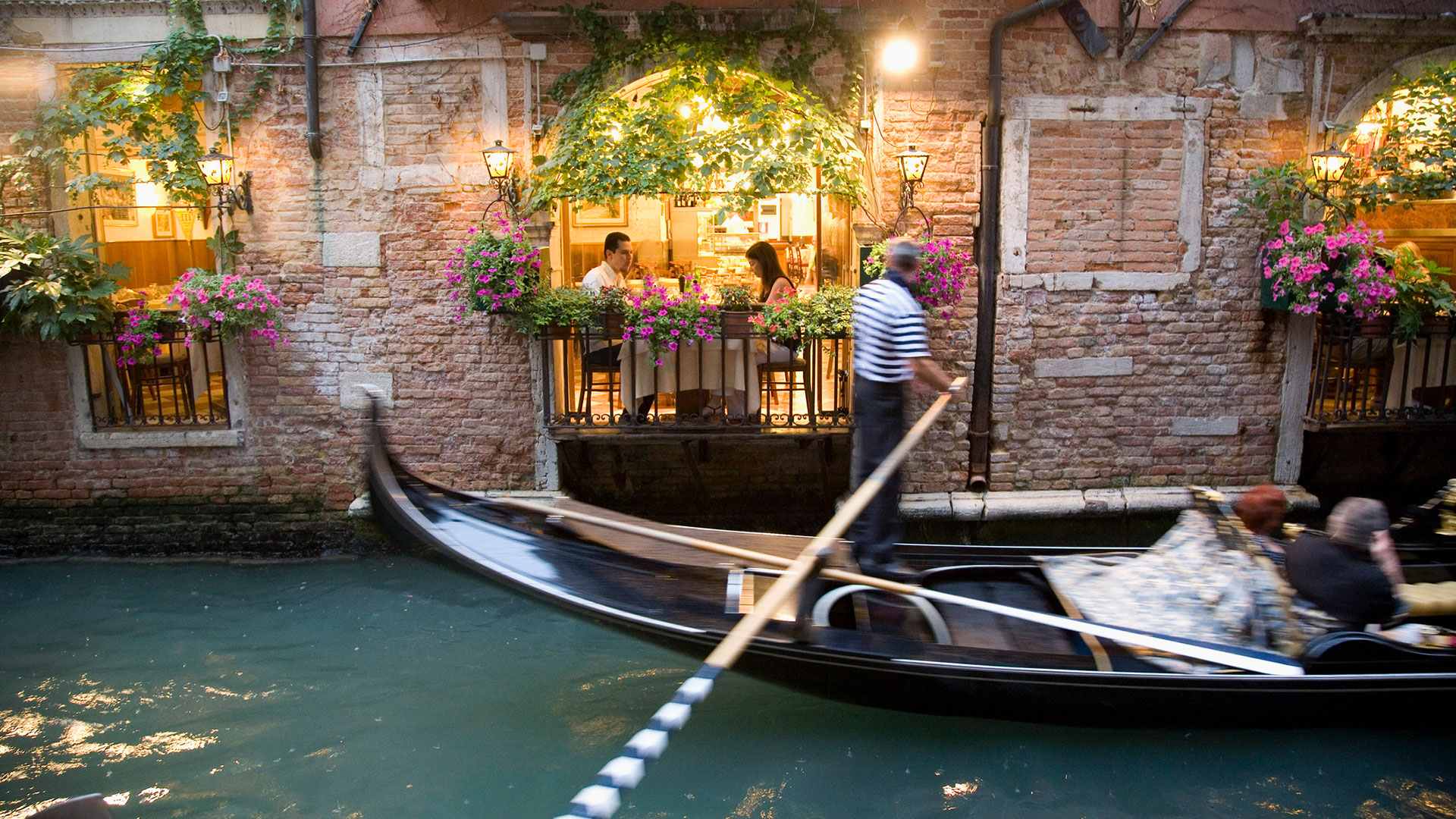 El turismo de masas lleva mucho tiempo afligiendo a Venecia, con una proporción de 370 visitantes por cada residente al año