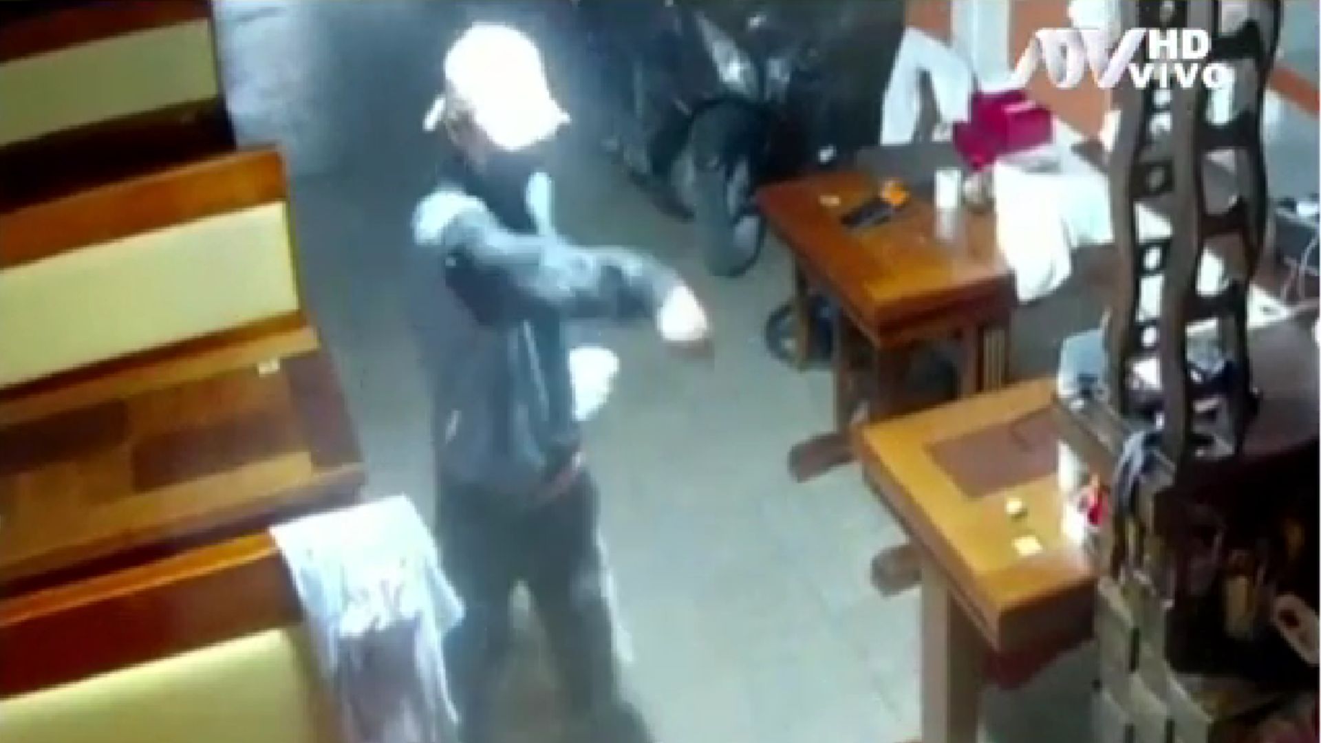 Dueño de chifa abatió a delincuente que entró a su restaurante en VES, pero es detenido por la Policía