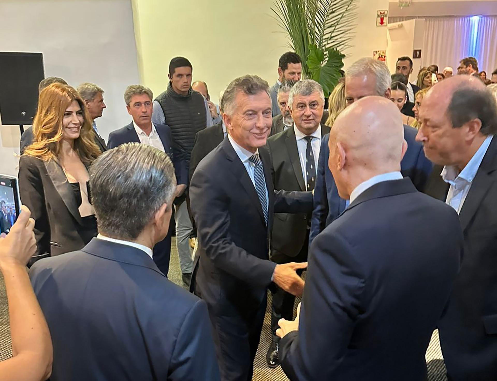 Mauricio Macri y José Luis Espert, en la cena anual de la Fundación Libertad; a la derecha, el radical Ernesto Sanz