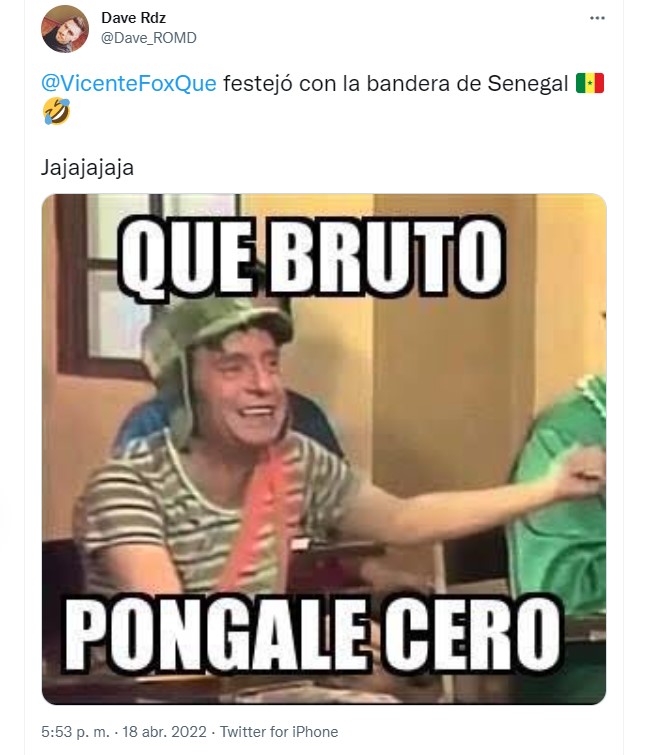 Usuarios en redes sociales se burlaron del ex mandatario panista por haber confundido la bandera de México con la de Senegal (Foto: Twitter / @Dave_ROMD)