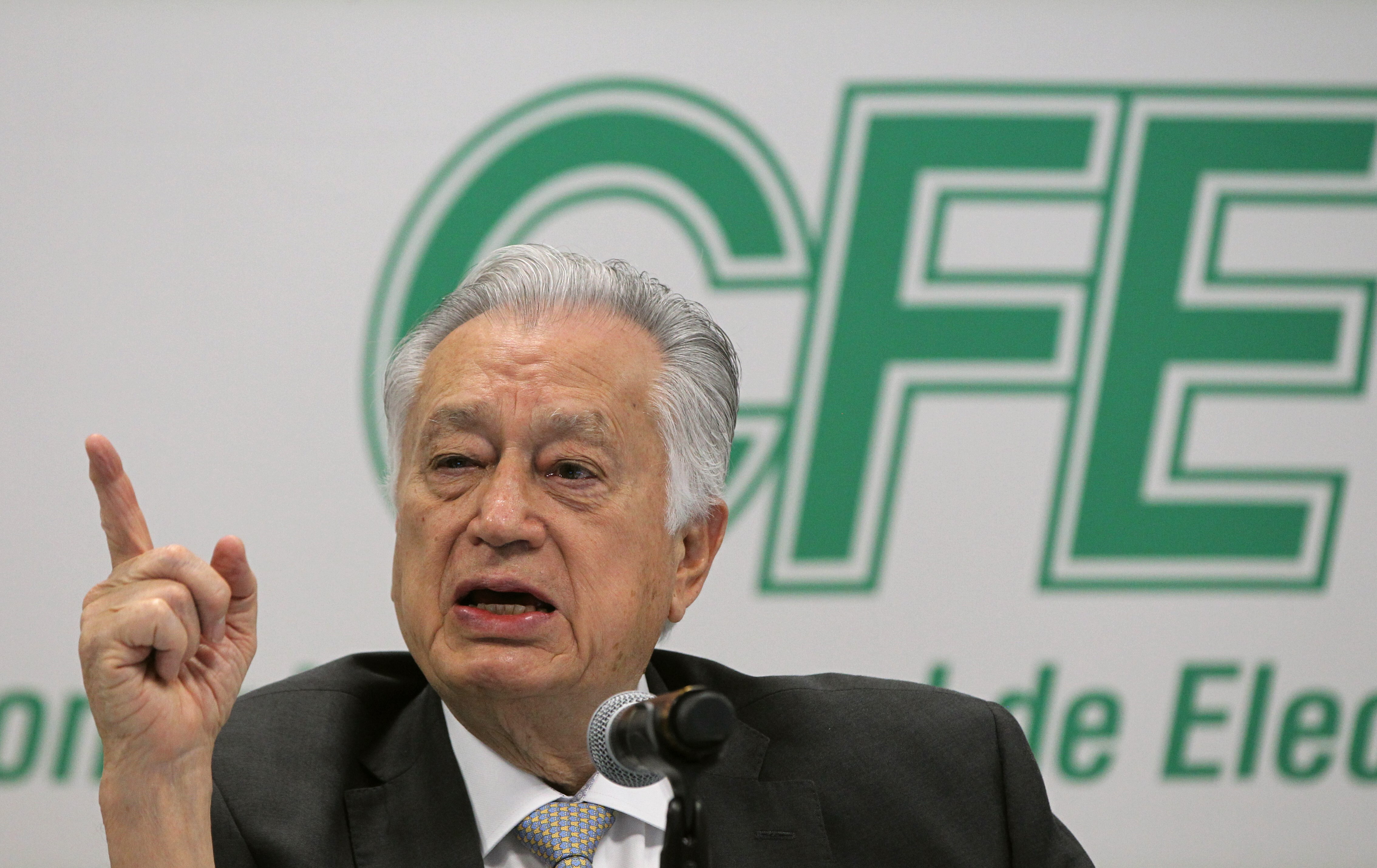 El titular de la Comisión Federal de Electricidad (CFE) mexicana, Manuel Bartlett. (Foto: EFE/Mario Guzmán)
